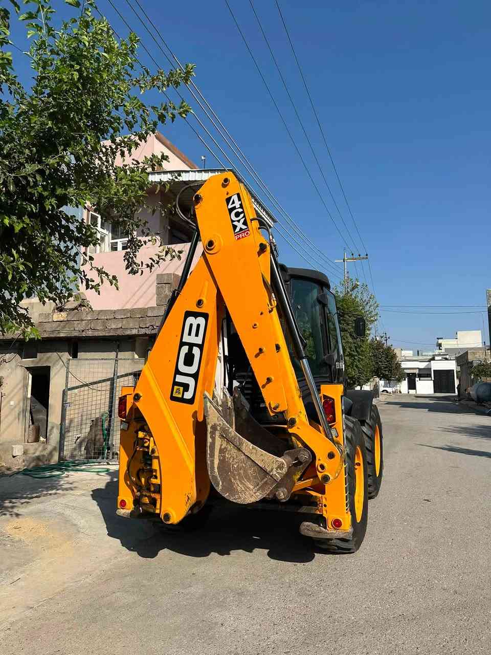 jcb 4cx2003
رەقەم دهۆک 

315$

***********
قەڵادزێ

نص مكتوب في الصور:
- ***********