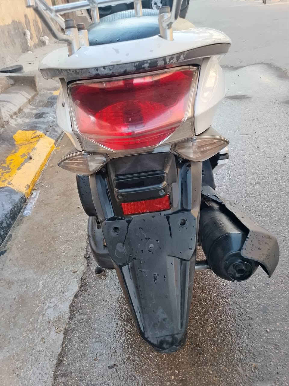 السلام عليكم درجه Pcx جيل اول درجه خير من الله سعر خاص مروس بسيبي مكاني وسط قضاء الموفقيه استفسار ***********
