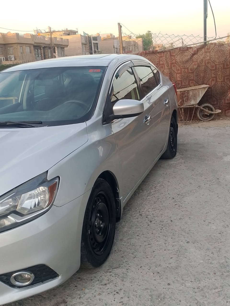 السلام عليكم نيسان سنترا موديل 2019سياره كامل موصفات صبغ بيها ثلاث قطع السياره كير مكينه مكفولات تبريد تدفه شغالات صدر تايرات جديد السعر 105وبيها مجال الاستفسار اكثر اتصل ***********العنوان بغداد الامين
