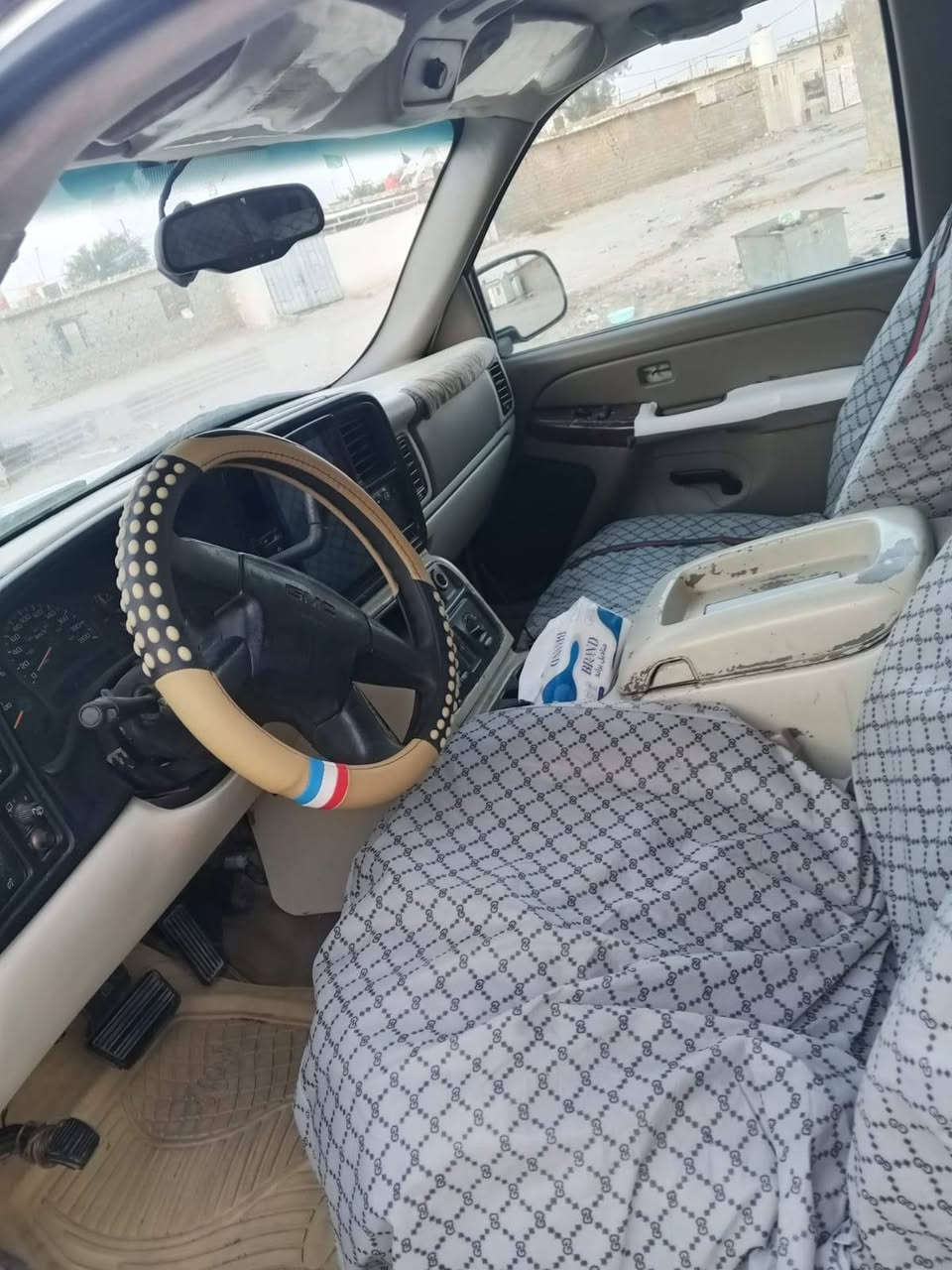 السلام عليكم جمسي الفيني للبيع سياره خير من الله حداديه جديده تبريد منضومه كامله توني شادها من طول للطول البدي بي صبغ مكفوله كلبه و كص لايت زنون ناصي عالي شاشه مكاني بصره ***********اي ستفسار اني خادم سعر 75وبيها مجال
