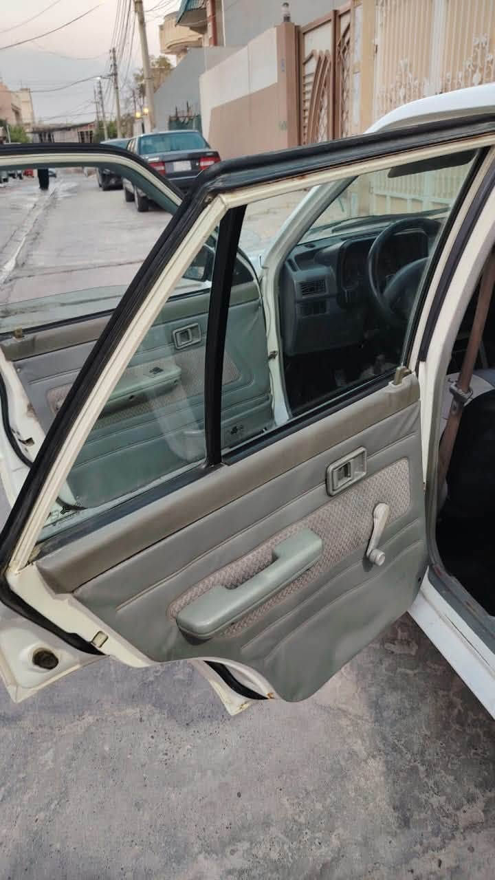 السلام عليكم مكلف بل نشر 
‏سايبة للبيع  
سنويه ساقطه 4 اشهر 
شرط التحويل 
ماشيه 2002
موديل 2011
قطعه وحده صبغ جاملغ السايق شبر فقط
سعر 37
رقم الموبايل ***********
