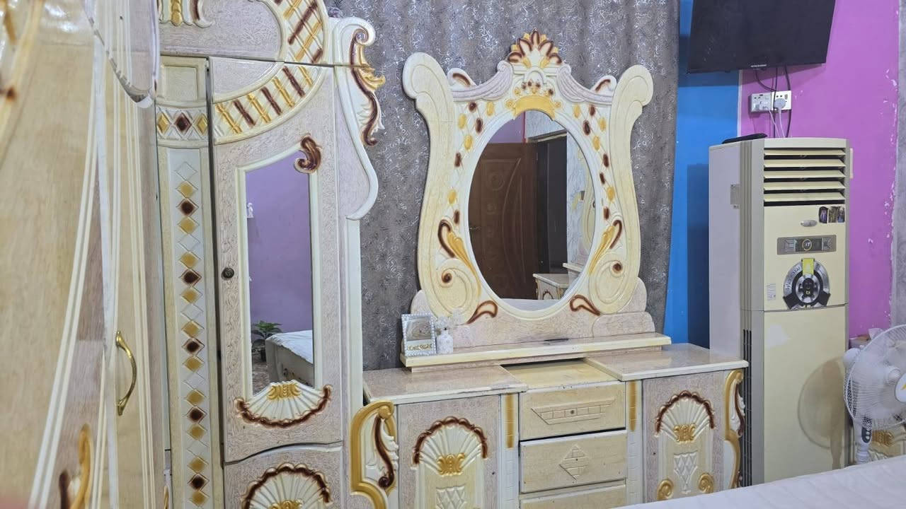 غرفه اخشاب للبيع نظيفه سعر 750 وبيه مجال عنوان الاسكان صناعي
***********
