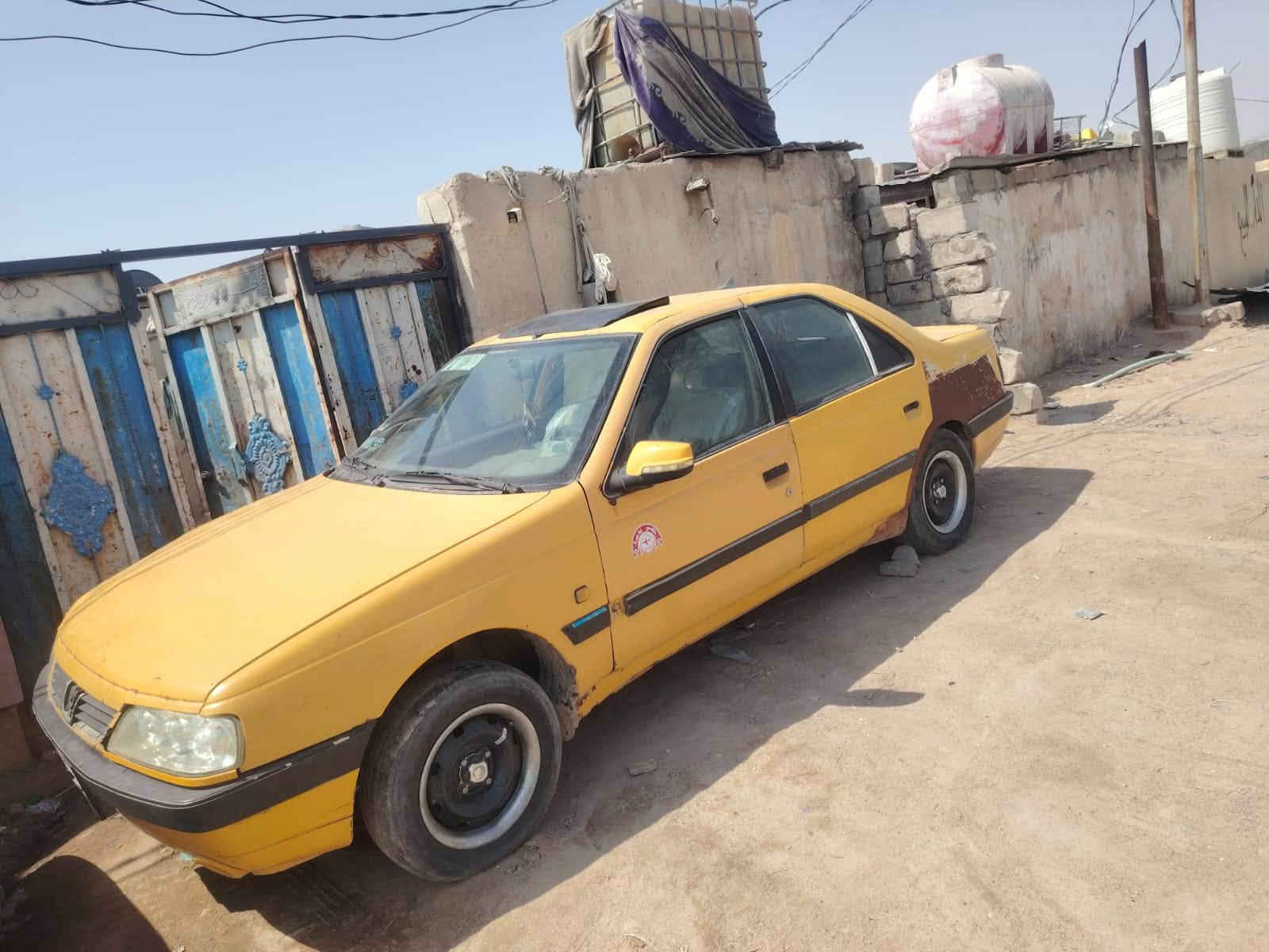 سلام عليكم من رخصت المدير الكروب بيجو405 للبيع المديل 2016المكينه تبخر الكر وحدديه
وتخم تاير كهربائي كلهه شغاله مصفره 
السنوية ماصاقطه لل28 علمن انه مكلف با نشر العنوان الزبير السعر 14 وبيهه مجال ***********
