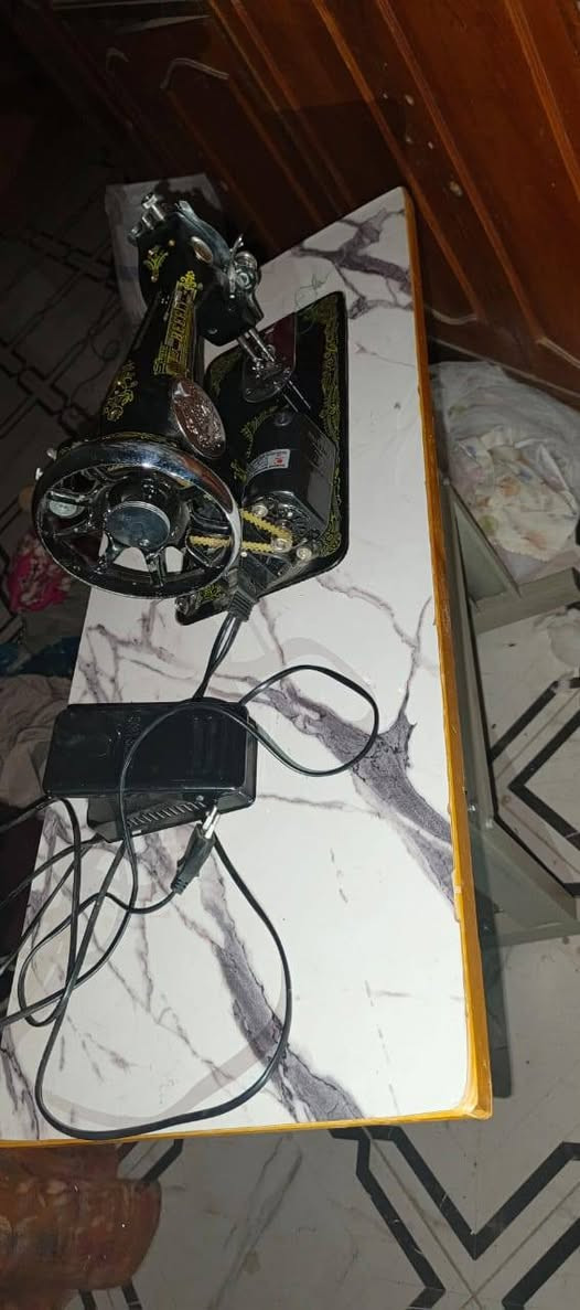 مكينة خياطه للبيع اخت الجديده استعمال جدا قليل وشغاله 100%
هي والميز والدواسة كامله المكان #بعقوبة كاطون الرحمة للأتصال ***********
