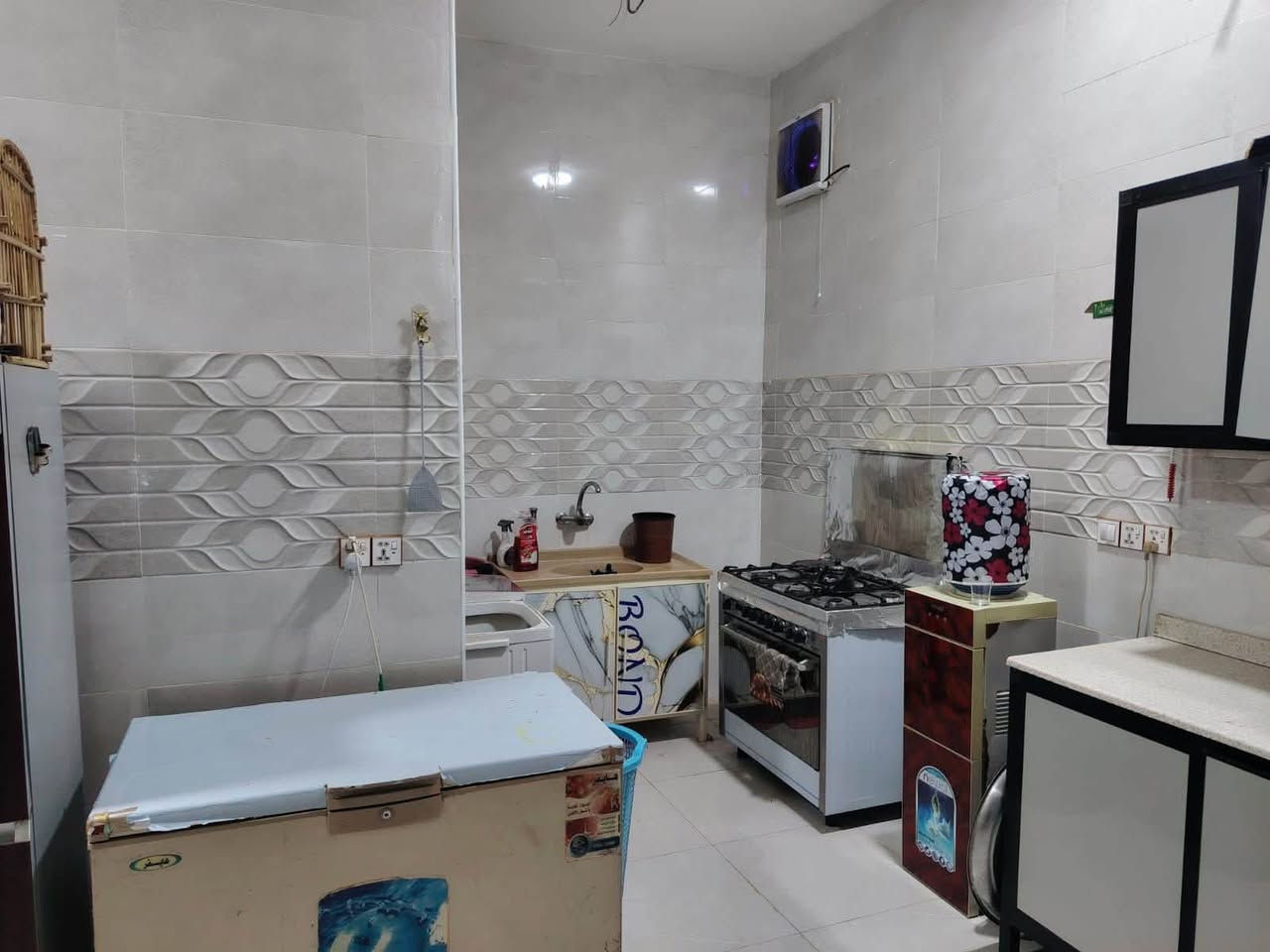 🏠دار  للبيـــــــع //طابـــــــو زراعي سند ٢٥  _🏠

🏗️📍المــــــــوقع//حي الزهور مقابل الدواجن قرب شارع كربلاء 

🔨👷بناء زيرو ٢٠٢٦ عالي عن الشارع وشارع تبليط 

✏️المســـــاحة// ٢٠٠ متر _واجه١٠✖️نزال 20م 

🔴يتكون من ٢ طابق يحتوي على 

٤ غرف نوم ➕٢ كلدور ➕استقبال ➕مطبخ ➕مجمعات صحيه ➕كراج 

 🏫📚نستقبل جميع عروض البيع و ترويجها بإعلانات ممولة 
      للمزيد من التفاصيل الاتصال او المراسلة خاص 

حسن السعيدي ***********          

علي السعيدي ***********_ ***********

حسين السعيدي ***********

 📍موقع المكتب  📌 الحله - حي الامام علي(ع)  _مقابل مجمع الوافي
