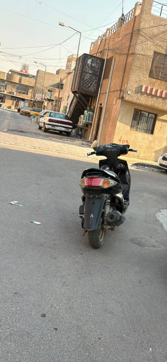 السلام عليكم دراجه سكنس فحل وارد كوري باب اول الدراجه سكليتر خطين الدراجه كولد طبعا ارقى فئه الفحل طلاعات  الدراجه الله شاهد كله دهن امزويل وبانزين محسن مداريها لأبعد درجه السعر مليون و300 بيها مجال بسيط للاتصال واتساب ***********
