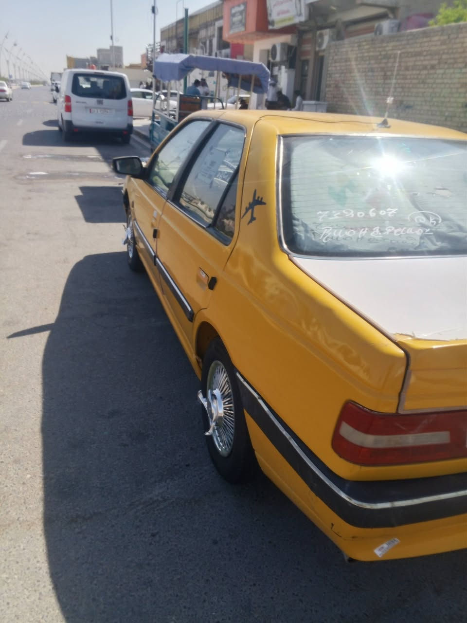 سلام عليكم بيجو بارص للبيع ساره كامله تبردي خير من الله كشرها نضيف مابيها خياسات سياره بيها بدايه خيط تبخير السعر 30 وبيها مجال مكاني بصره زبير رقم تلفون ***********
