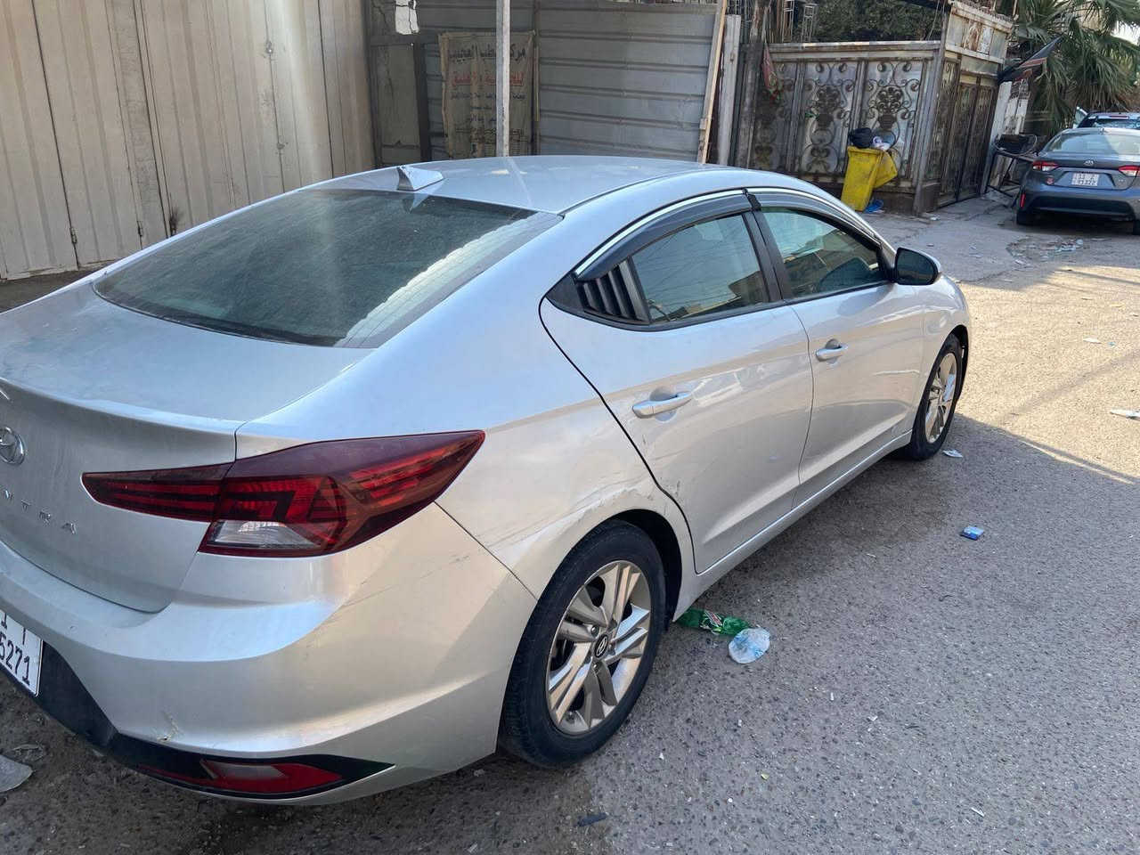 السلام عليكم ELANTRA 
2019 وارد أمريكي ضربة جدا خفيفة كلها ليبل واحد شرط  شاصي لغد تكم مكفولات 
سيارة جاهزة من كلشي كير AT 
مكينة ممفتوحة بلادية وخير من الله ماشية : 44 الف mi 
مكاني : بغداد حي اور 
رقمي : ***********
واتساب واتصال فقط 
السعر : 113 وبيها مجال
باسمي شخصيا رقم انكليزي هزة وسنوية جدد 
راسلني واتساب ادزلك فديو ٣ دقايق داير مداير السيارة وكلشي موضح بي وادزلك صورة ضربة ورقم شاصي
