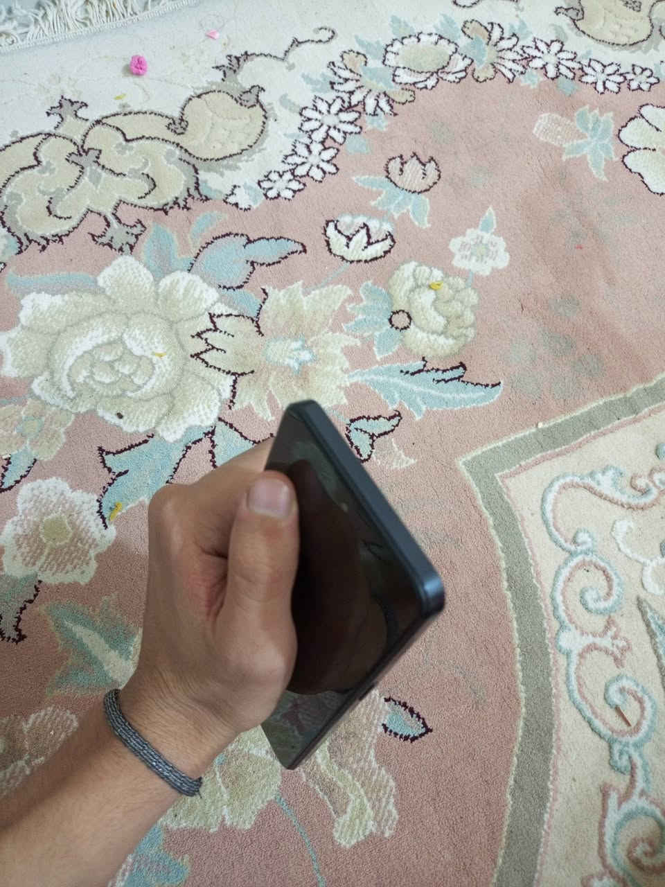 ذاكرة ٥١٢ • رام ١٢+٨ • بطارية ٥٥٠٠