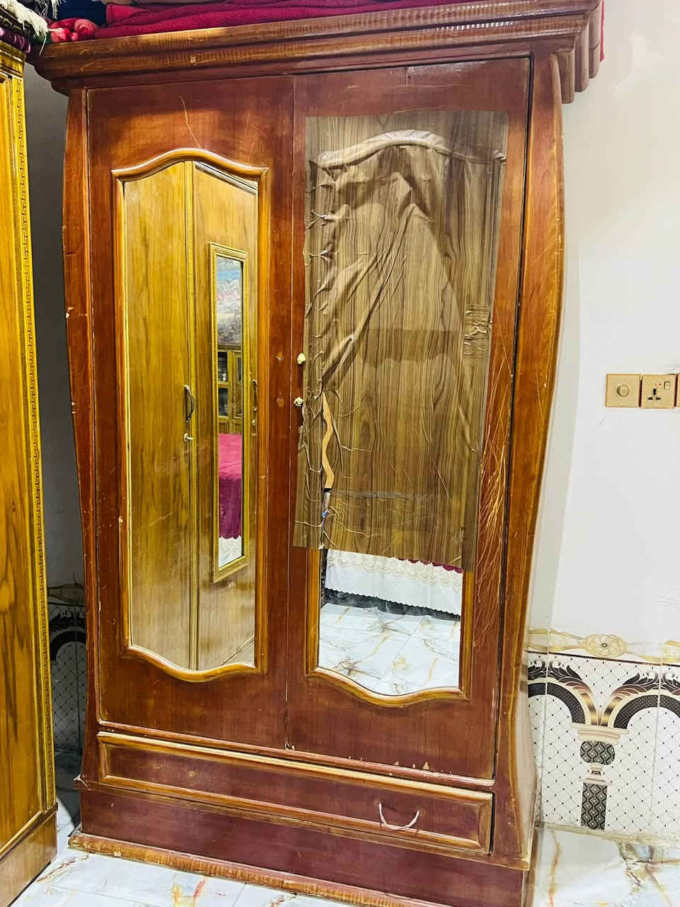 غرفه خشم مثل ماواضح بلصوره
سعرها 350 وبيها مجال مكاني بابل القاسم
***********

