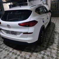 توسان موديل 20خليجي كفالة عامه رقم بغداد انكليزي ماشيه اصل 70خمسه العد...