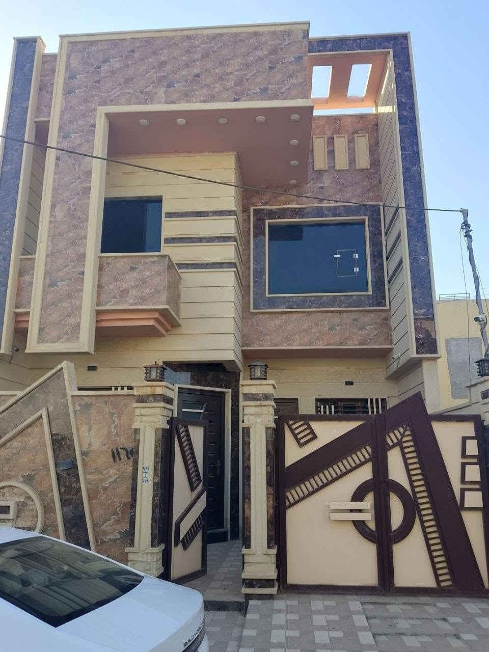 🏠 دار للبيع – حي المزارع | فرصة مميزة للسكن والاستثمار ✨

📍 الموقع: حي المزارع، مقابل مستشفى السلام،.🏥.       قرب مسجد الواحد، 🕌.  خلف ملعب المزارع النموذجية.🏟️

📐 المساحة: 150 م²
📏 الواجهة: 7.5 متر
🏗️ بناء حديث – فارغ وجاهز للسكن
🛣️ شارع تبليط
📜 سند طابو الزهور – ملك صرف

🏠 تفاصيل الدار:
🔹 طابقين كاملين
🛏️ 4 غرف نوم

الطابق الأرضي:
• غرفتا نوم
• هول استقبال
• صحيات
• كراج 🚗

الطابق الثاني:
• غرفتا نوم
• هول
• صحيات

📞 للاستفسار والتواصل:
***********📱
***********📱
***********📱

🏢 السماك لتجارة العقارات
بيع • شراء • تأجير • إدارة أملاك

📌 عنوان المكتب:
حي الصديق، بعد مرطبات البحرين، سائدين الصديق الرئيسية، مقابل مدرسة العقول المبدعة الأهلية.👉@
