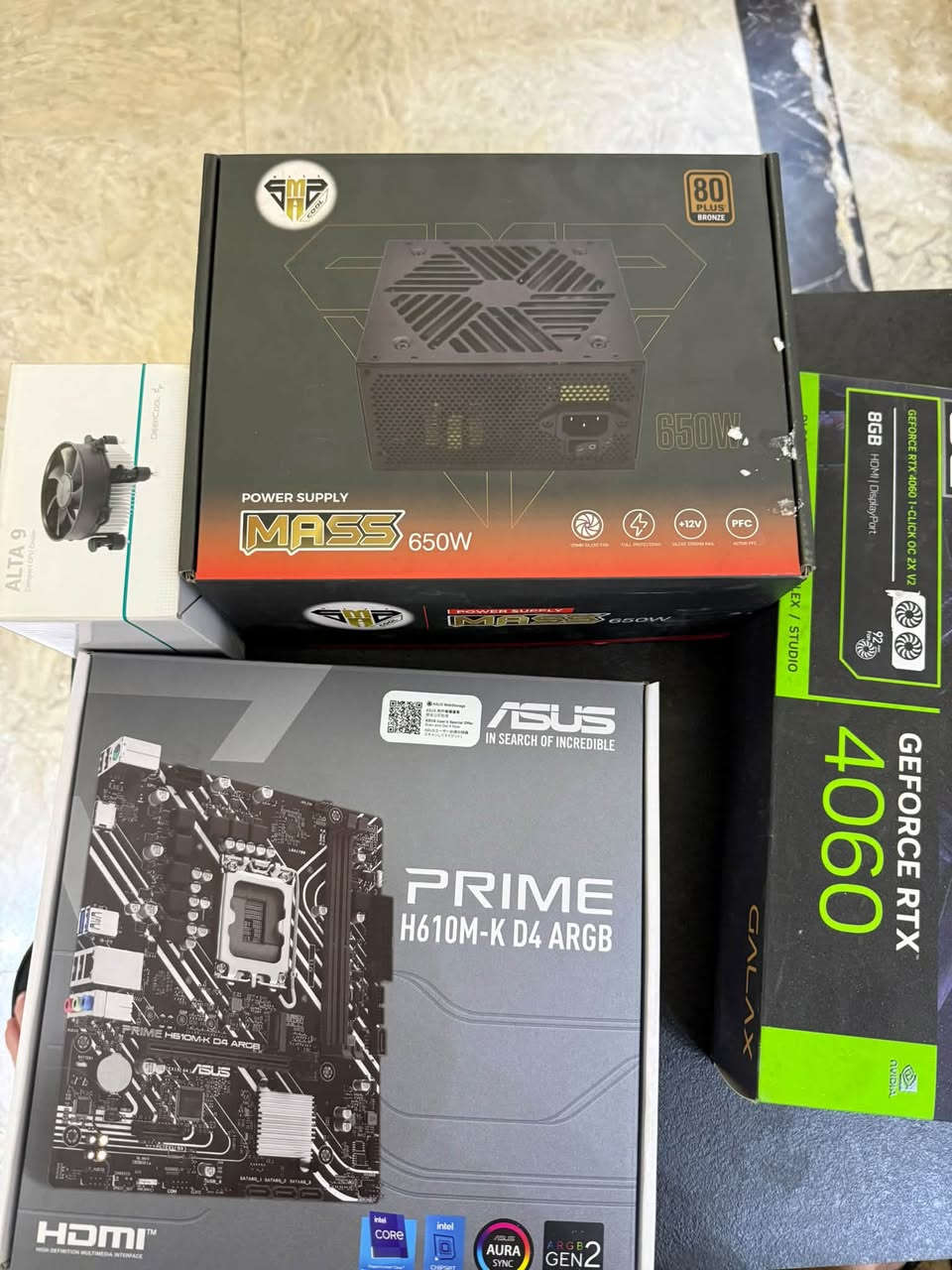 تجميعة كاملة مستعملة 6 اشهر شاشة + كيس + ميز ديناميكي + كرسي كيمنك 
RTX 4060
Core i5    14400F
M.T 512
شاشة msi 
سعرهة 1200.000وبيهة مجال حك الجية 
***********
مكاني بغداد زيونة شارع الربيعي
