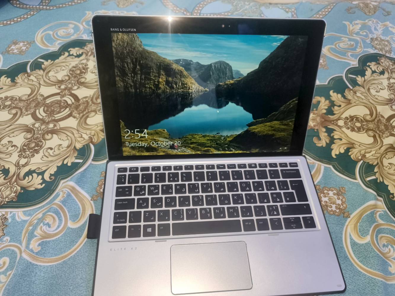 HP Elite x2 ١٠١٢ • شاشة لمس • رام ٨