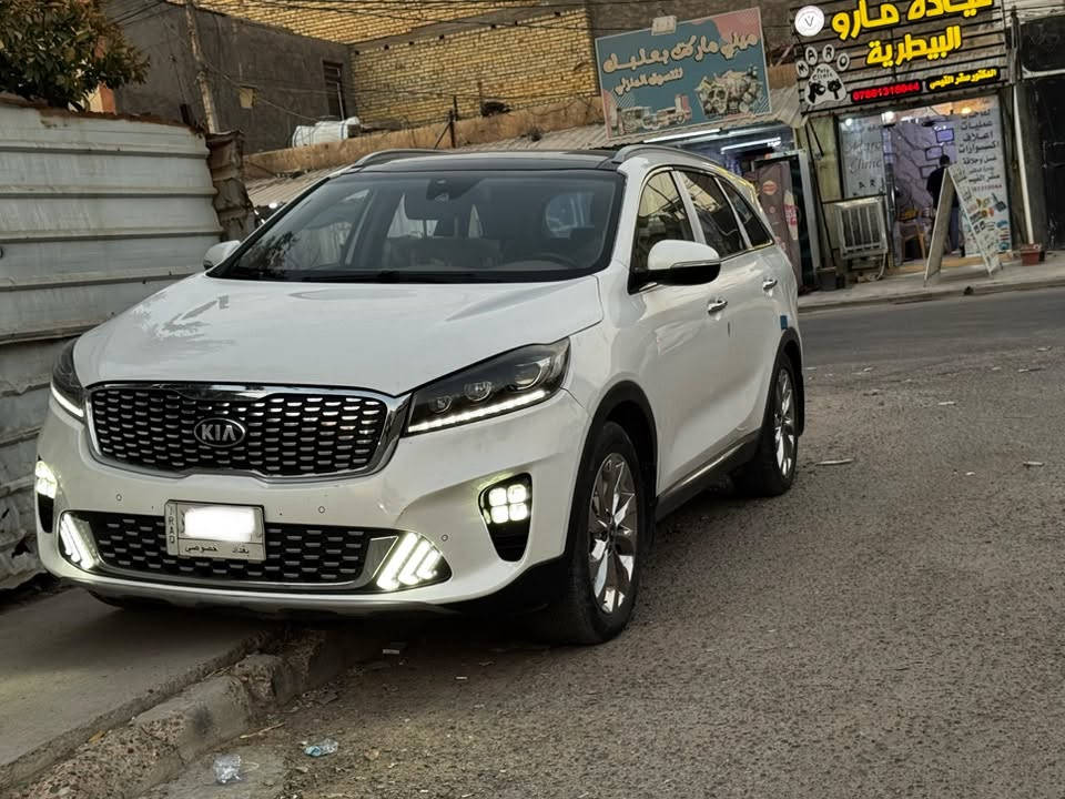 كياسورنتو 2019وراد خليجي
* 6سلندر 3500
* 7راكب
* 3قطع تبريد
* كشنات كهرباء
* مري شفط وتحكمات جهتين 
* بردات خلفية
* حساسات أمامية وخلفيه
بانوراما رادرات 
رقم بغداد 
* بيه صبغ قطعتين 
* بيه بارد بسيط بل جاملغ الامامي 

* مكان سياره بغداد 
*********** سعره 205 وبيه مجال
