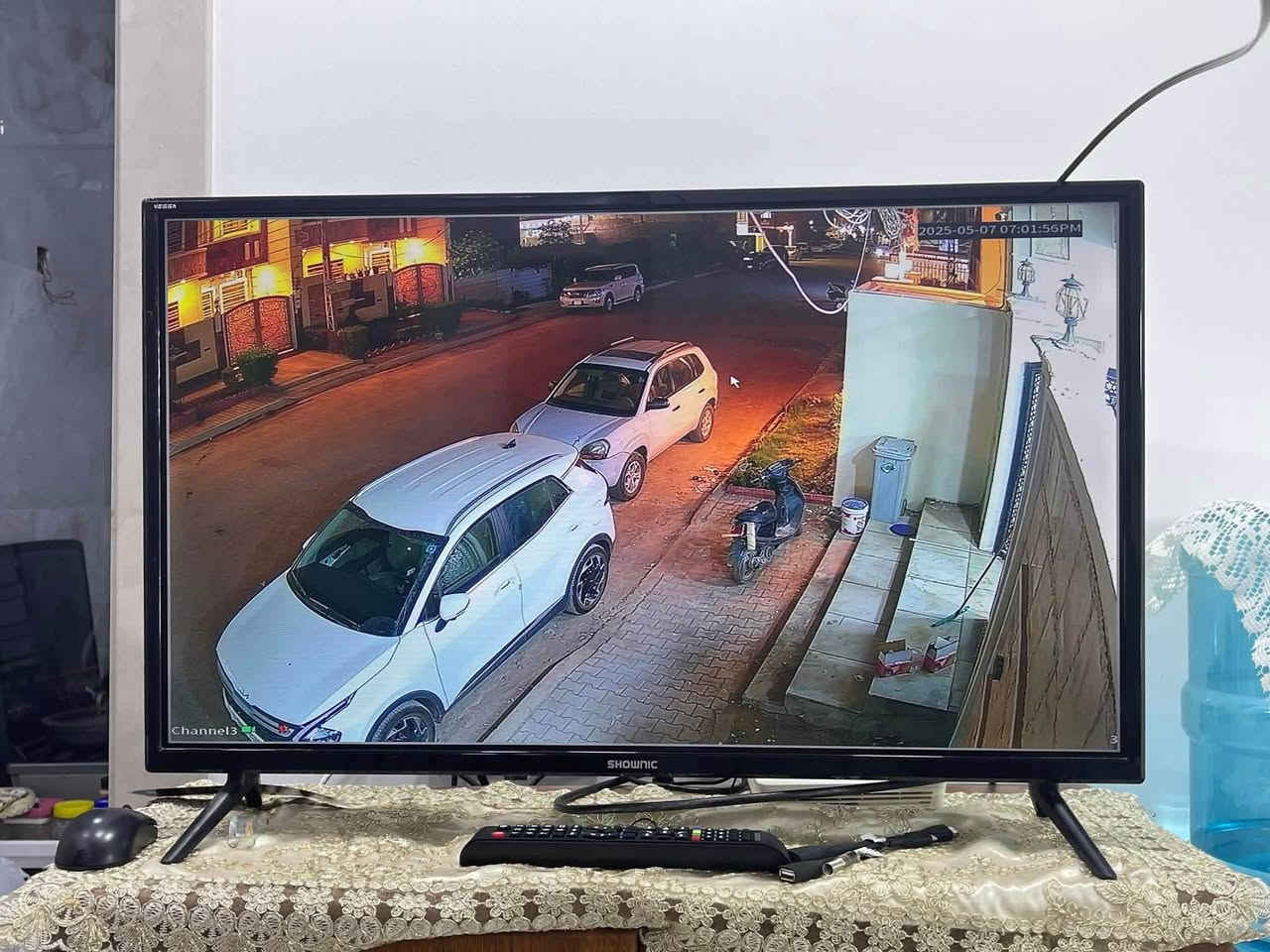 كلها علينا تجهيز وتنصيب بأعلى المواصفات 

ويانا صار الليلي ملون حتى بدون انارة وصوت وصورة
منظومة الدهوا فول كلر الليلي ملون بدون انارة مع يو بي اس
ليثيوم اصلي 

مواصفاتها :-

🔺الكاميرات عدد 4 دهوا الاصلي ٢ ميكا حقيقي تصوير ليلي 
      نهاري ملون حتى بدون اناره وصوت وصورة تحتوي فلاش
      وبدقة عالية دقتها تفتح زاوية كبيره لتغطية اكبر مساحه.

🔸الديفيار دهوا الاصدار الحديث يدعم اللغة العربية  يربط على 
      الانترنت ويشغل كل انواع الكاميرات بدقة 1080 ويدعم 
       تسجيل الصوت. 

🔹الهارد 500 يسجل 17 يوم .

🔸كيبل رولة مسلح ونحاس ١٠٠م ومقاوم لكافة الظروف الجوية 

🔹 جهاز يو بي اس ليثيوم تلغي كافة المحولات ومشغلة مباشر 
       ويعتبر جهاز حماية ومنظم فولتية ويشغل المنظومة
       ٣ ساعات مع منظومة الانترنت  

🔸فيش كاملة للمنظومة pnc+ power

🔹بوكس بلاستك حماية لكل كاميرا يحافظ على الفيش من 
      العبث والرطوبة ويعطي شكل لائق بالتنصيب

🔸هدية كيبل اج دي مسلح.

7. ضمان المنظومة (كاميرات وديفيار)سنه حقيقي.

8. توجد نفس المواصفات 8 كاميرات مع كافة ملحقاتها مع هارد 1000 كيكا 

لمزيد من المعلومات مراسلتنا خاص او واتساب *********** او ***********

توصيل لكل العراق 5 الاف

