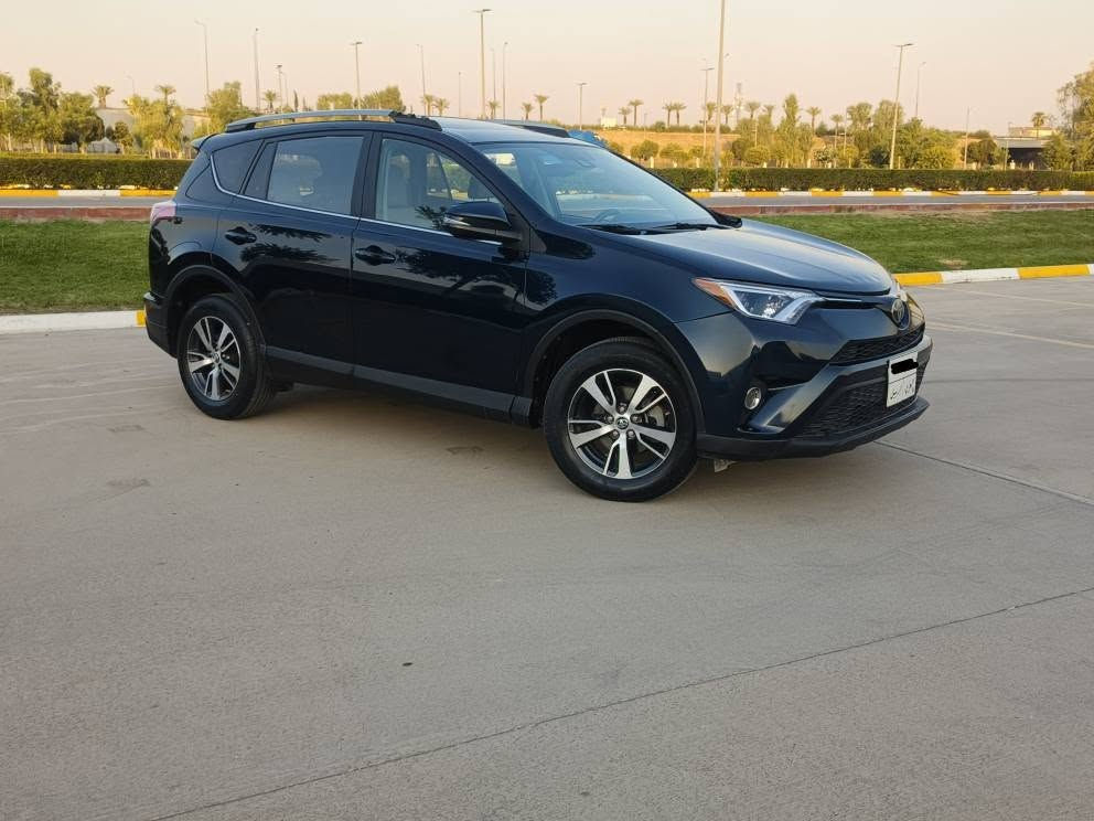 toyota rav4 2018 XLE 
‎(سعری :155 وەرەقە مەجال )
‎
‎تۆیۆتا ڕاڤ فۆڕ 
‎مۆدیل : 2018 
‎١٢٩ هەزار کم ڕۆشتیە 
‎مواسەفات: XLE سلاید فول مواسەفات 
‎ناو سپی ، ڕاداری ئاوێنە ، سندوق شەفت ...هتد 
‎دەبل ئەکسل 
‎گێرو مەکینە بەشەرت 
‎دوو پارچەی سبوخە (سندوق ، بۆنید )
‎ئەرباگ بیلادیە نەتەقیە  
‎سەنەوەی دوو مانگی مایە 
‎شوێن هەولێر 
‎ڕەقەم تەلەفۆن : *********** 
‎رەقەم شانسی : 
‎2T3RFREVXJW837205
‎ أربيل, العراق
