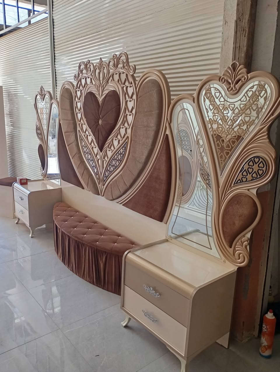 ةغرف نوم تركي ٩قطعه غرف نظيفة وحلوة وشد ونقل مجاني للطلب على الخاص والرقم ***********عنوان بعقوبة المفرك سوك
