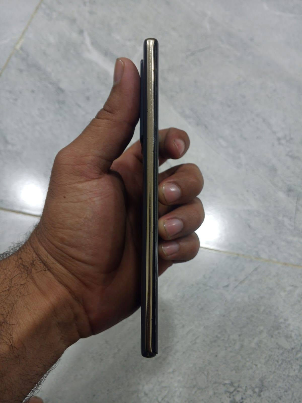 بسعر ١٧٥ بي مجال 
سلام عليكم
انفنكس نوت 40s
لون أزرك
نضيف و بلادي 
شاشه اموليد منحنية FHD+
هرتزيه الشاشة 120 hz
ذاكرة 256
عشوائيه 8+8 دمج 16
كاميرا خلفيه 108 ميكا
بطارية 5000 ملي 
سماعه ستريو من JBL 
بصمه بالشاشه
مقاومة ماء و رذاذ lb54
ضرر بي دائرة سواد بالكاميرا الاماميه بدون تأثير. انطي بيها ضمان. 
ملحقات كفر فقط 
بغداد بلديات
*********** اتصال أو واتساب

نص مكتوب في الصور:
- facebook ≡ بم تفكر؟ هشام الذهبي ست اشواق ام القانونية إنشاء قصة سلام المناصير - Salam A ... متابعة 4 س · ✪ لن يتوقف عن كراهيتك "الشخص" الذي كلما نظر إليك تذكر ما ينقصه.