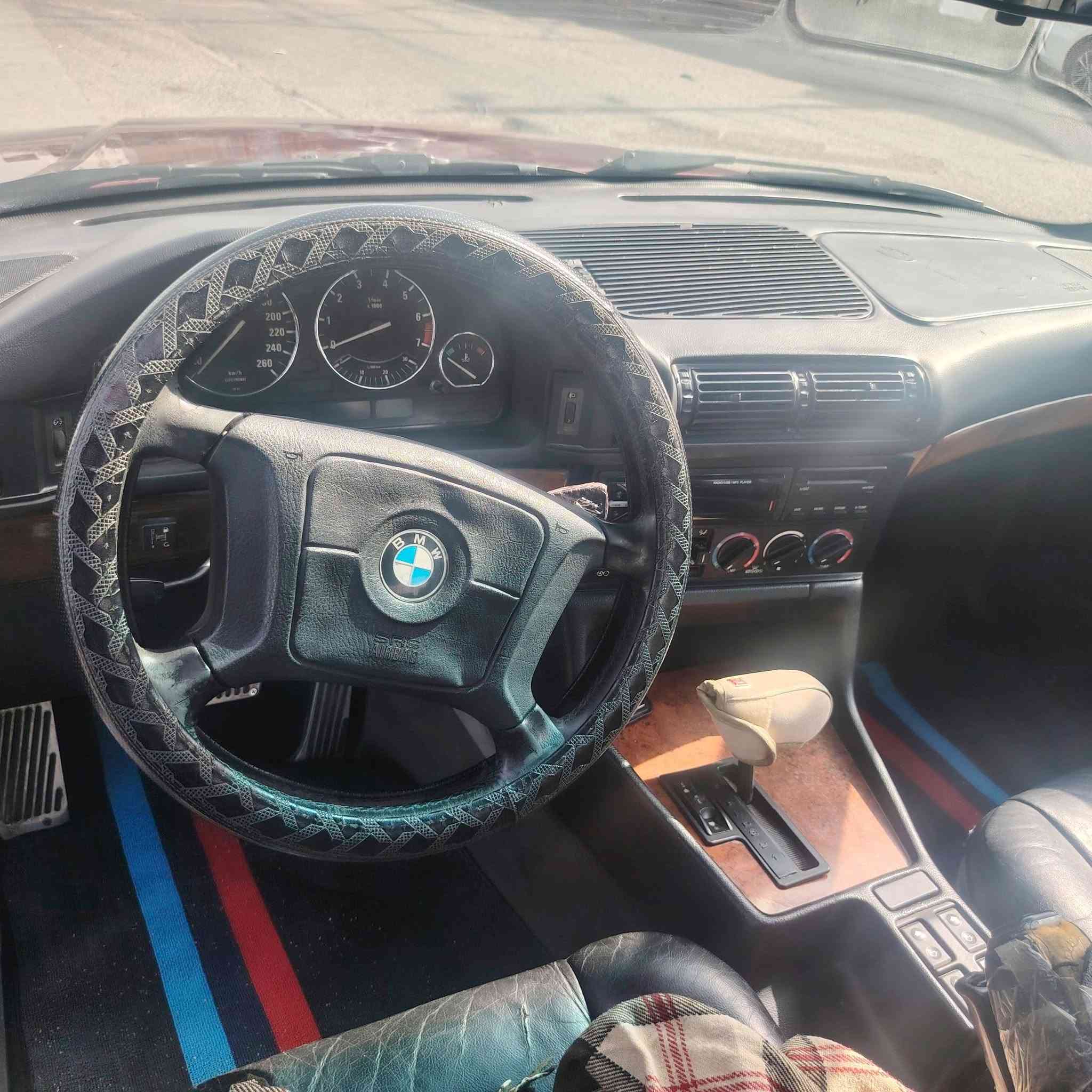 للبيع BMW
موديل 92 محدثة 95 
525i
6 سلندر
 مسكر فانوس 
رقم أربيل
كير اوتو
تبريد شغال
صبغ عام
** صبغ واكع واضح بالصور
وباب البانزين
شخطات خفيفة
المكان نجف
السعر 50 ورقة 
*********** فقط واتساب
