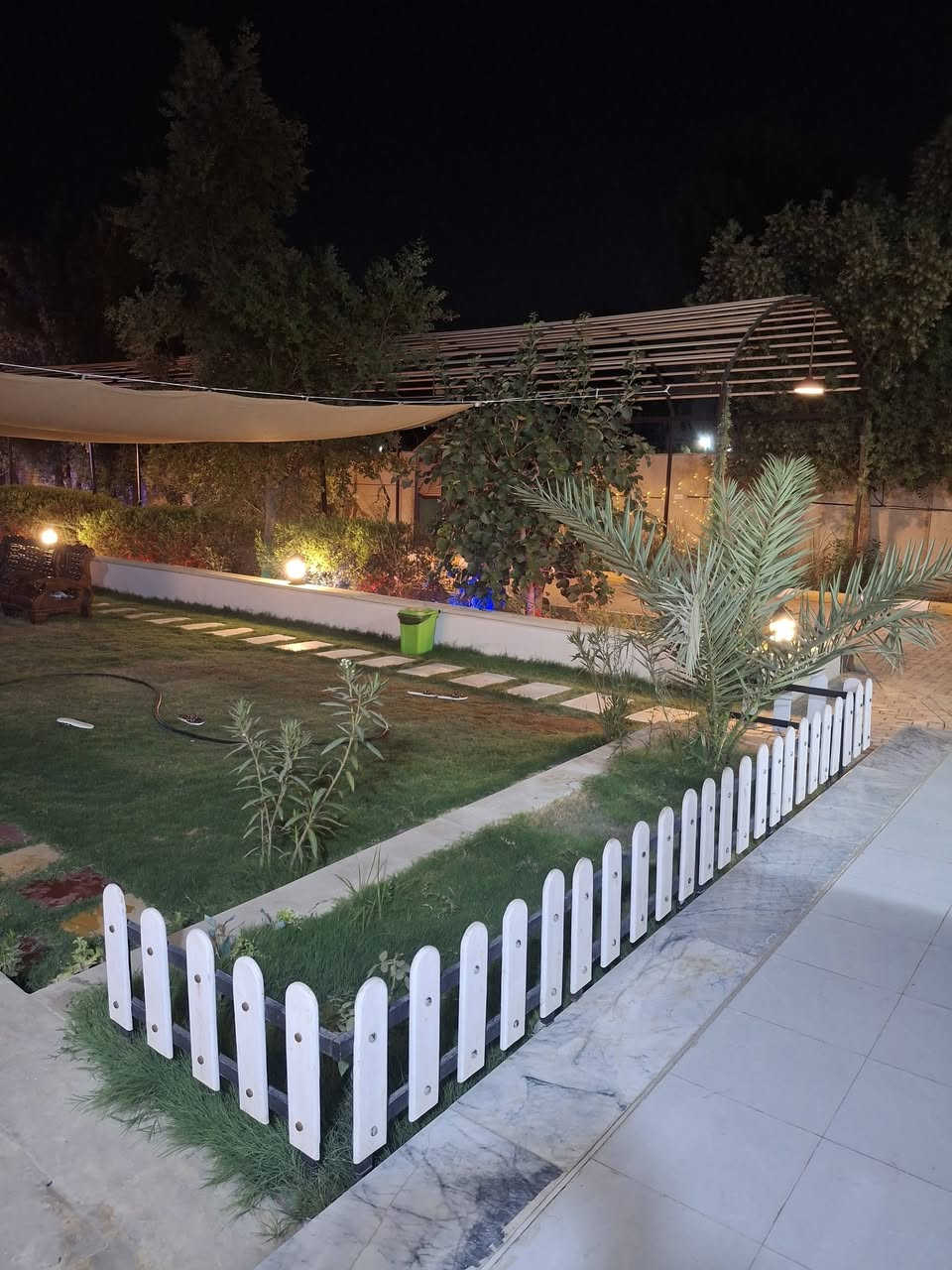 مزرعة الواحة ترحب بكم
للبيع جاهزة وتعمل حاليآ للإستثمار ايجار بنظام الشفتات يومية المزرعة ٣٥٠ الف عنوان بغداد الكرغولية قرب جسر ديالى الجديد مساحة المزرعة دونم وربع صافي يعني ٣١٢٥ متر مربع شارع ١٥م اصولي 

يوجد دار استراحة مساحة ١٣٠م مسلح ومسبح ٥م في ١٣ م اطفال وكبار منفصل درجة اولى واللعاب اطفال خمسة وبليلردوفيشة وموثث سبالت عدد٣ ومولدة ٢٣ كيفي وفيها حوالي ٥٠ نخلة 🌴 حمال ومثمر برحي ومكنوم وعمراني سعر المزرعة ٦٠٠ مليون سند طابو صرف زراعي تحويل مباشر 
للاستفسار الاتصال ***********
