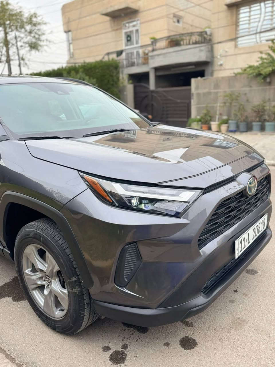 راف فور 2022 xle رقم بغداد للبيع حادث بسيط
فول مواصفات
بصمة 
فتحة سقف
كشن كهرباء
جنطة كهرباء
رادار امامي
تحديد مسار
رادار جانبي بالمراية
تبريد قطعتين
كشنات جلد
اشاير مري 
محرك 2500 هايبرد
ماشية 50 ميل
فورويل دفع رباعي
تبريد بيانو
شاشة كار بلي 
السيارة جديدة كلش وعلى ايدي بالعافية على الياخذها لان اي نقص مابيها
السيارة حادثها جداً بسيط باب جهة الصدر والباب الوراه مصبوغات صور الحادث مرفقة بالنشر 
كير مكينه صدر هايبرد تبريد كله مكفول

*********** رقمي 
بغداد حي العدل 
السعر شدتين و 10 اوراق
