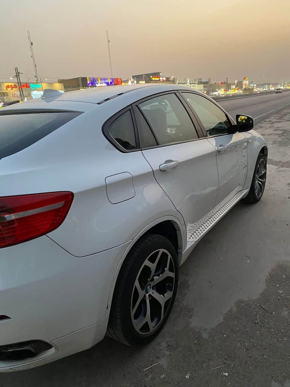السلام عليكم
BMW X6 2010
اصل كاز ومحورة مكينة وكير لكزز  كيرها منتهي والمكينة بيها حماوة ابيعلك كايمة السيارة متروكة صارلها فترة سعرها 65 ورقة وبيها مجال .
للاستفسار اكثر ***********
