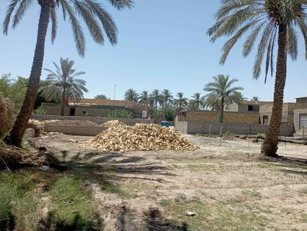 سلام عليكم قطعه ارض مساحتها 870متر ملك صرف زراعي حق التصرف موقع مميز قرب أثار بابل حي المرتضى شار الصيدلي سعر 75مليون كافت الخدمات متوفره يتوفر قطع اراضي للبيع الي يحب يتواصل رقم الهاتف وتساب *********** حلة, بابل

