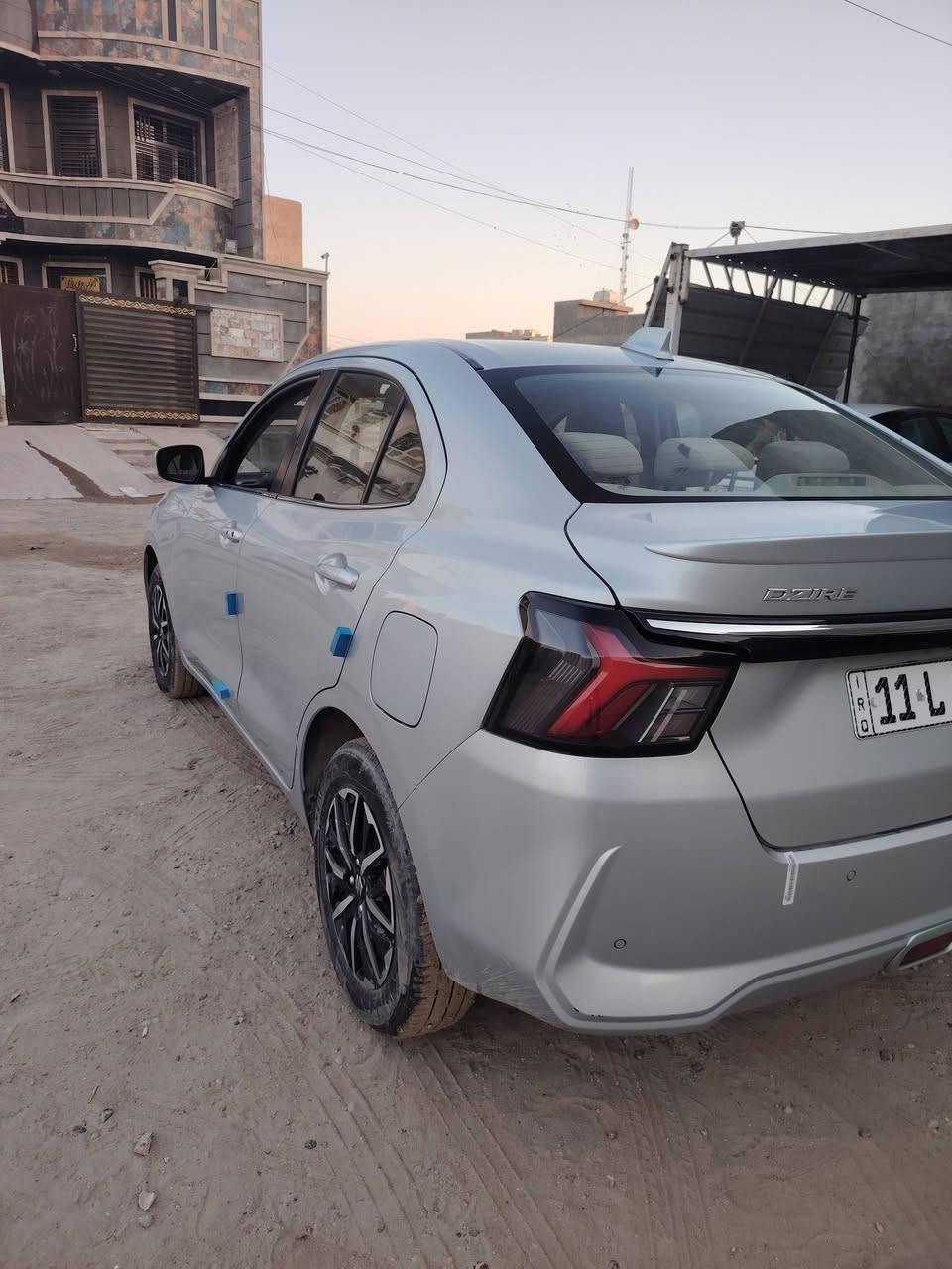 سازوكي دزاير s  هايبرد موديل ٢٠٢٥ باسمي رقم بغداد تحويل ثاني يوم ماشية ٣٠ الف وقابله الزياده مكفوله كفاله عامه داخل لونين محرك ١٢٠٠ اقتصادي تبريد قطعتين كامره خلفيه حساسات خلفيه شاشه كبيرةملاحظة اني مكلف بالنشر وهذا رقم صاحب السيارة
*********** ابو مصطفى
