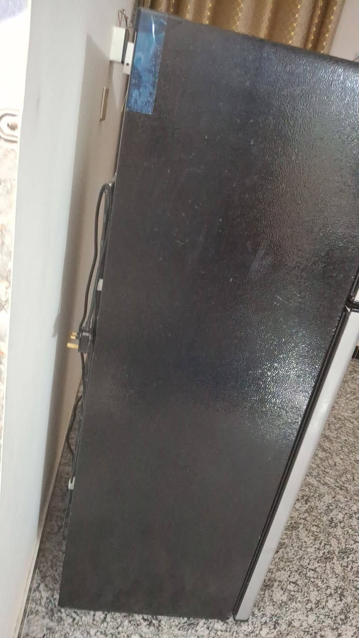 عندي ثلاجه ١١ قدم جديده مابيهه ولا شخط بسبب الكهرباء احترك الماطور رايدهه ١٠٠ الف وبيه مجال للاستفسار ***********
