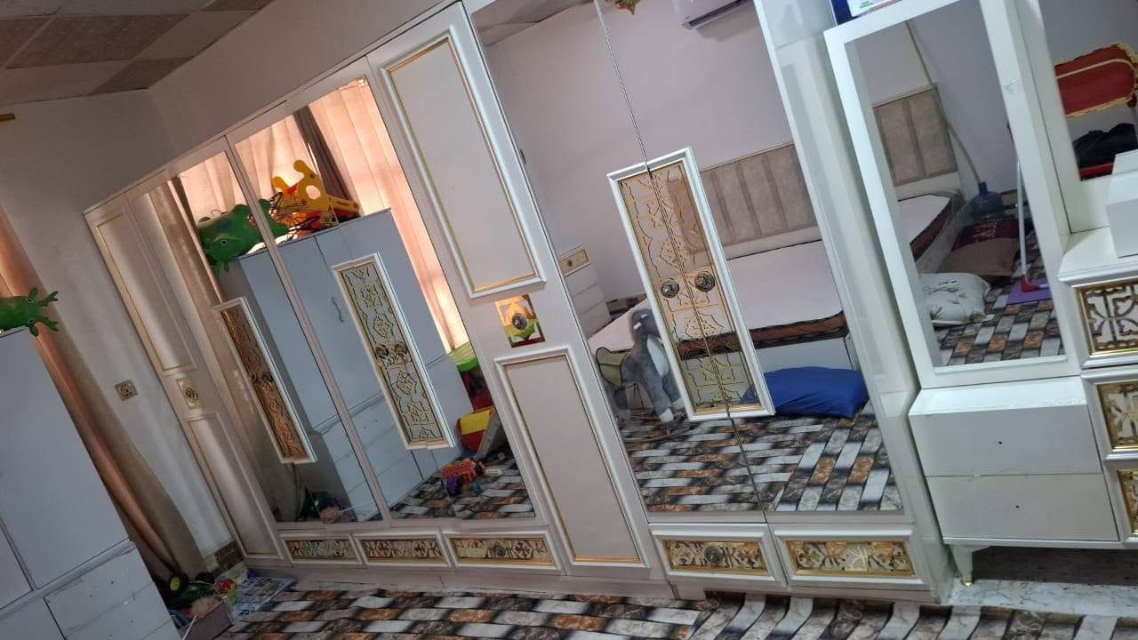 النجف الاشرف  للبيع غرفة نوم مستعملة نظيفة  كامله الكنتور ٨ مع الملحق ... السعر ٦٥٠ الف مع المجال القليل . الاتصال عبر الماسنجر او رقم الجوال ***********
