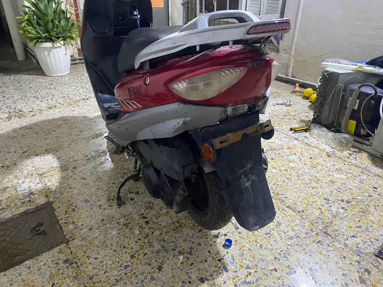 للبيع موطور رص ابو عيون بي سنويه مسجل بدون رقم نضيف تجي تفحصه +مجرد الكفرات مضرره محرك نضيف سعره400 رقمي ***********عنواني رمادي شارع معارض

