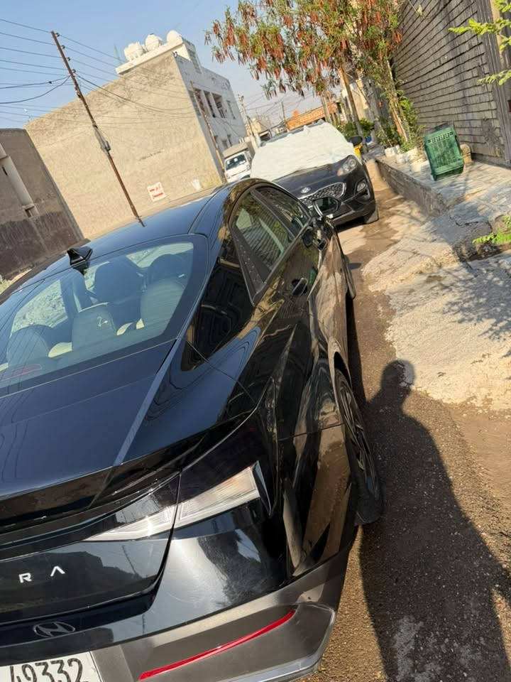 سياره بيها جاملغ بونيد 2024 النتره
محرك 2000  دوش ماش
ماشيه 51ميل
بدون دواخل بدون يربكان سليمه 
تشغيل عن بعد 
154بيها مجال 
مكان سياره بغداد الشعب 
***********
