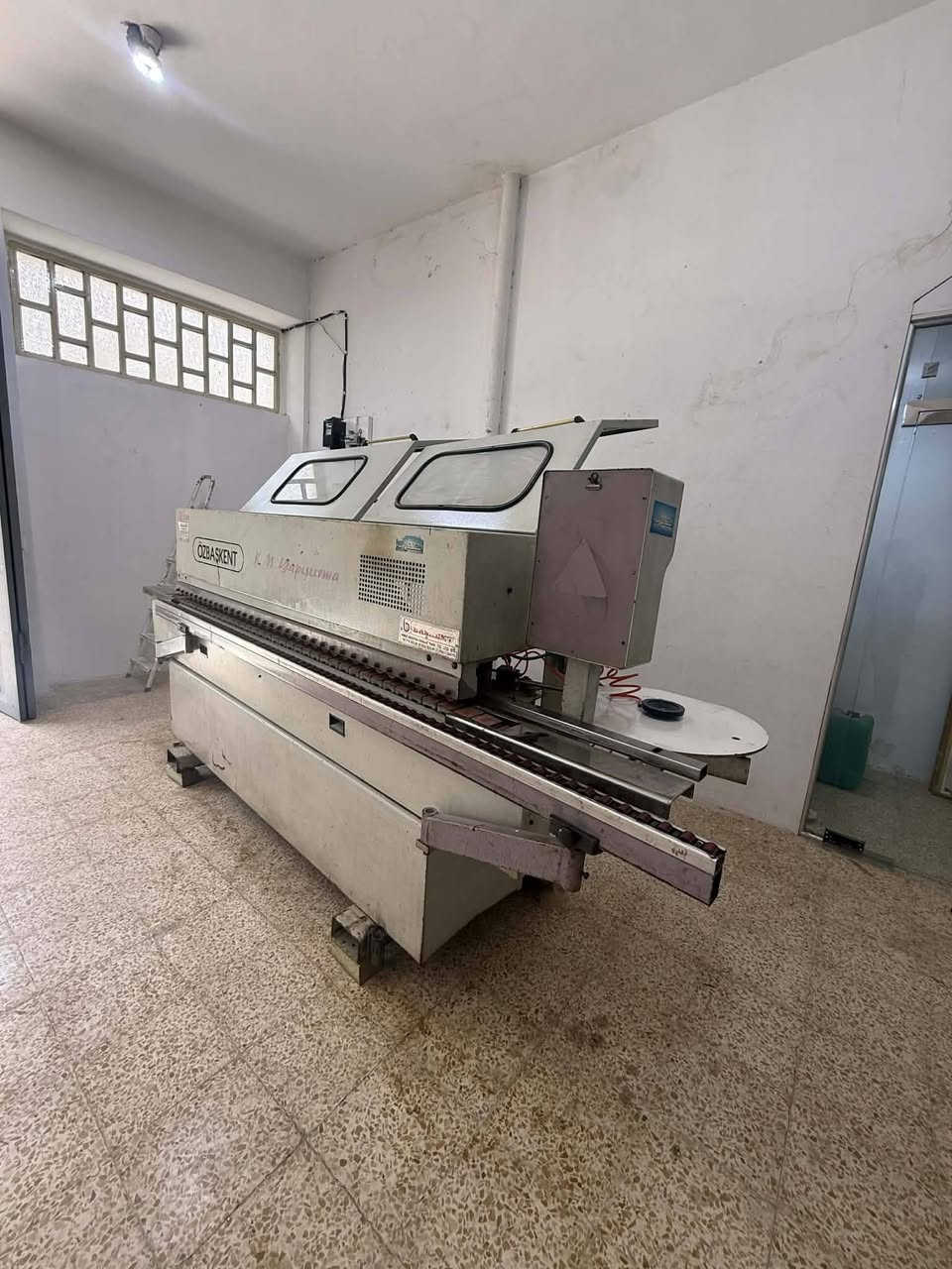 للبيع
كولها شرط الشغل السعر 30 ورقة وبيها مجال
العنوان موصل الدركزلية مقابل جامع الكتب
***********
