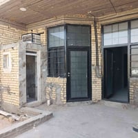 عندي بيت للبيع المساحة 125متر طابق ونص العنوان حي صحة الحر مقابل واحات...