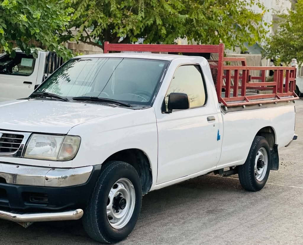 نیسان پیکاب مۆدێل 2002 
ئاڕمی پلاستیکی هەولێر سەنەوی ئەسڵیشی لەگەڵە
تەبریدە گێڕ و مەکینە و ئەکسل و تەقەو ڕەقەی بەشەرت چەمچەو ناوبۆدی تیایە چوار تایەی دەنلوپی لۆکی لە ژێرە ماڵی کەسابەتە 

سعری / 68 گەڵاو کەمێک مەجال 
شوێن / شارەزوور
ژم / *********** حلبجة, السليمانية
