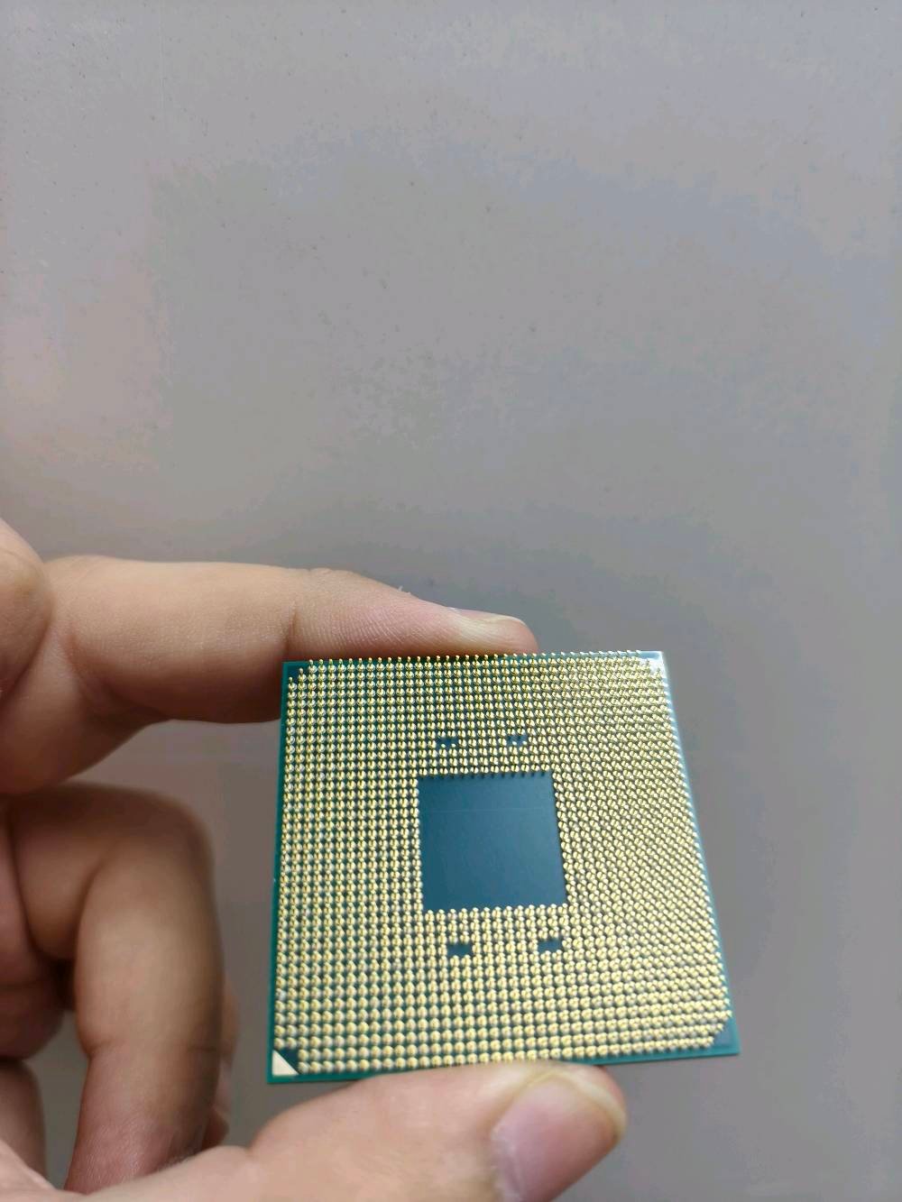 معالج رايزن 5 3500x للبيع مستعمل بدون كارتونة ويوجد توصيل لجميع محافظات للتواصل عبر واتساب ***********