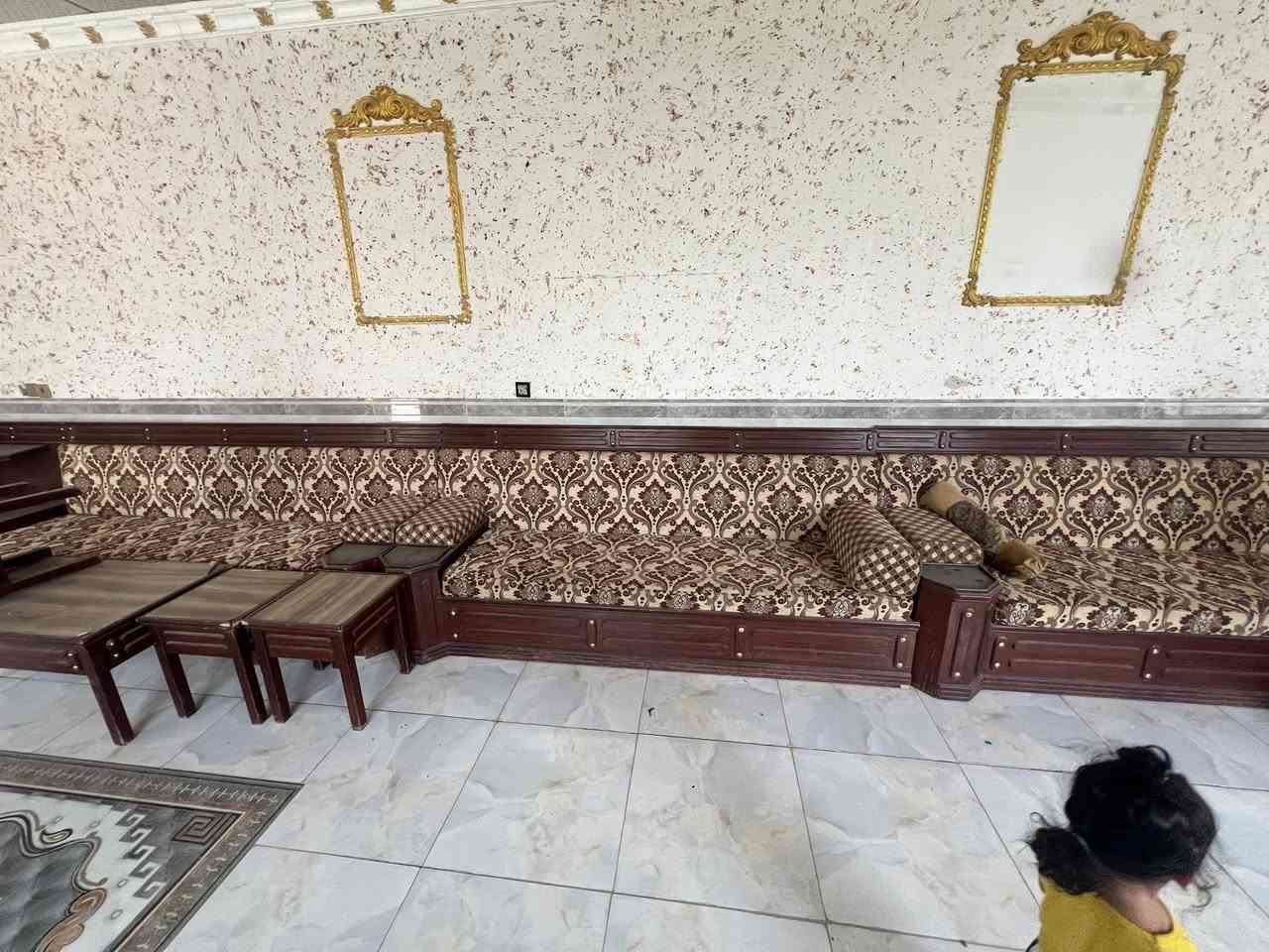 السلام عليكم تخم تسكام درجه أولى للبيع 20 مقعد العنوان بابل الحله السعرمليونين و500 :***********
تخم نضيف والاسنفج مانازل
