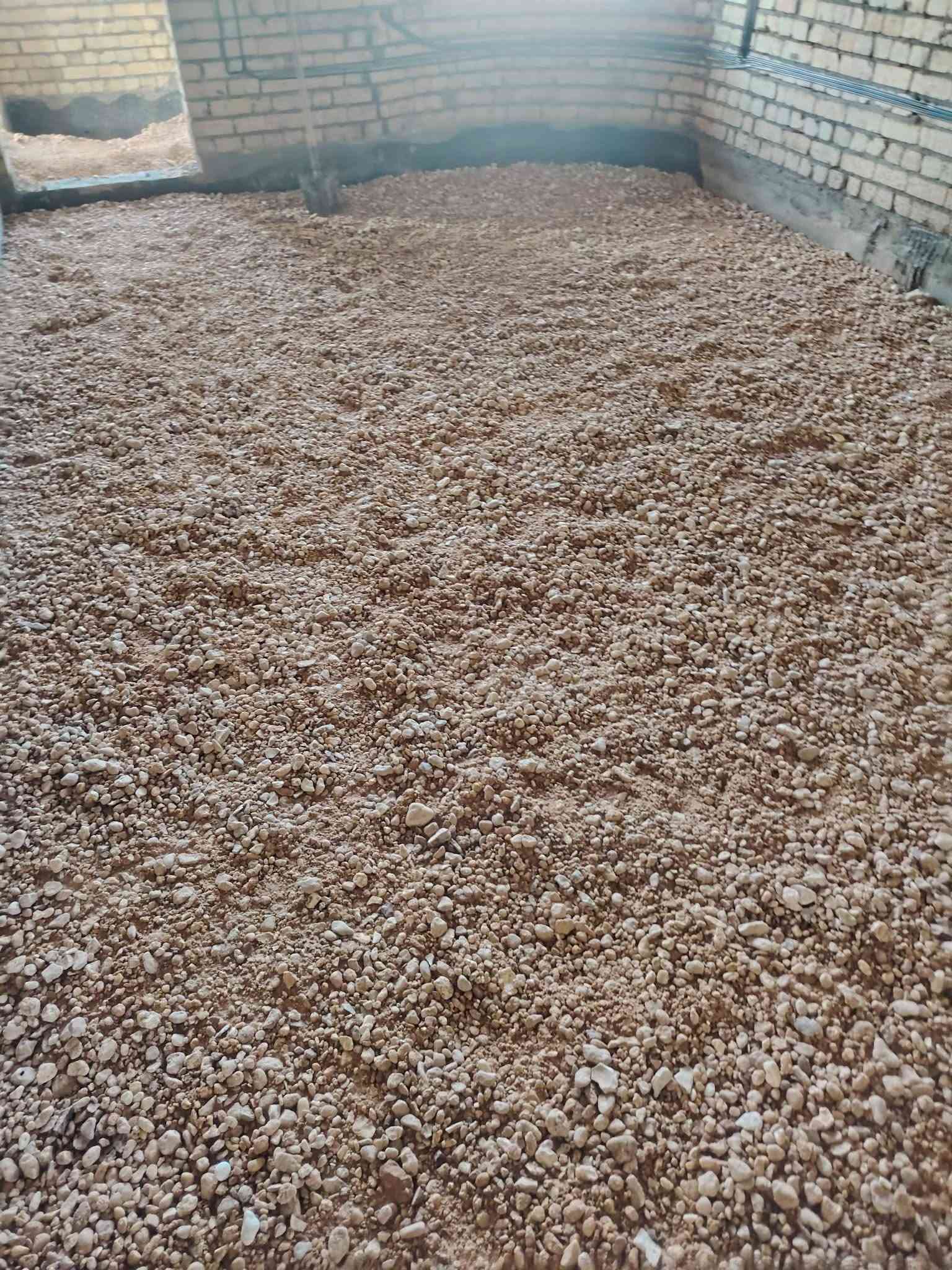 (العمل في بيت ألعم حسين سالم مزاحم المعموري )في منطقة ابن الكاظم ع (حدل تراب +إدخال نسافة راجع +حدل الراجع) 
يوجد حادلة قفاز(كنغر) حديثة للايجار مع الكادر 
للتواصل الاتصال على الرقم
***********
والعمل درجة اولى
