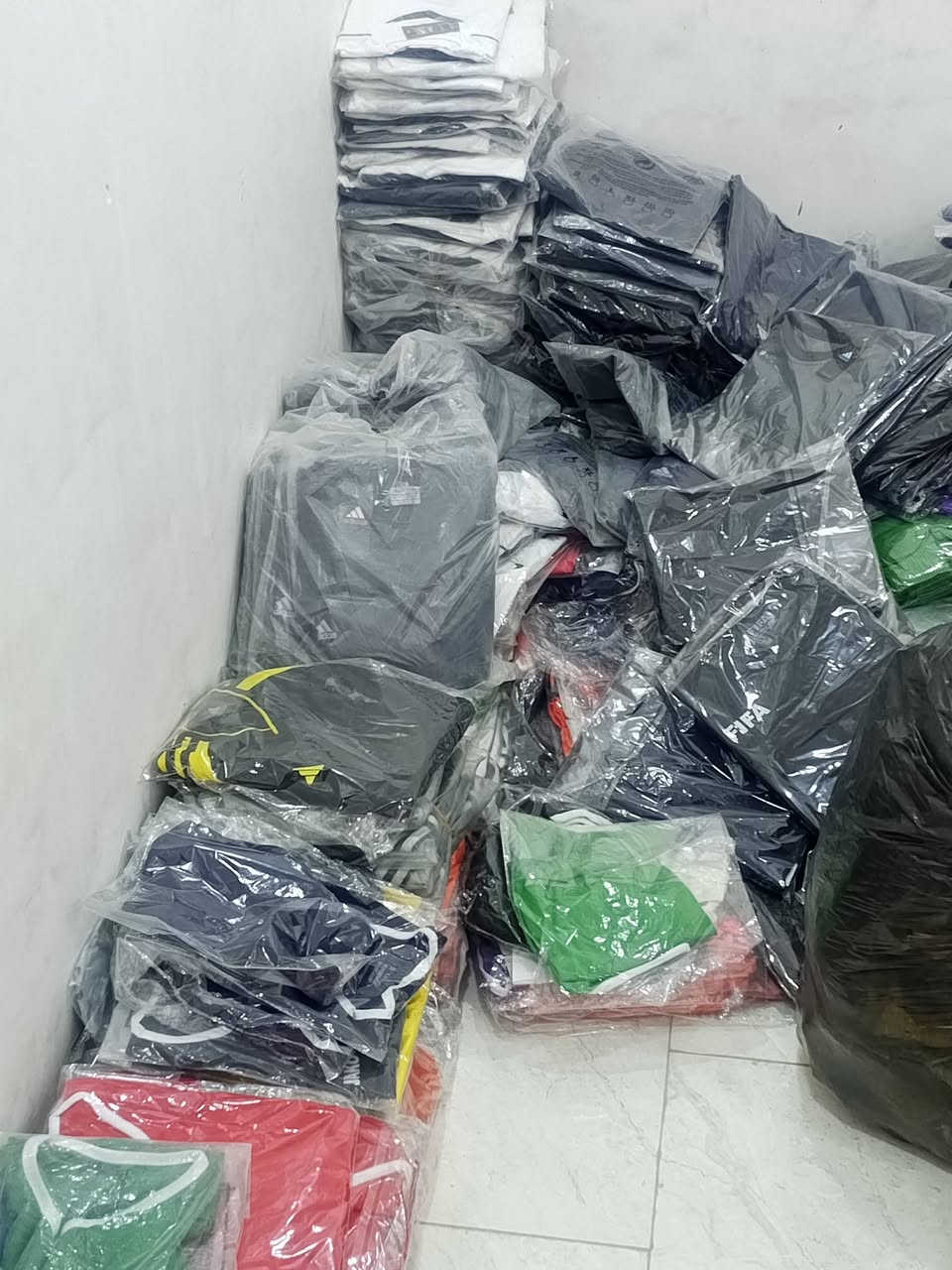 تصفيه مخزن  
مشكل
 فرق خماسي شد5
 فرق سباعي شد7قطع 
الدرزن القطعه ب 3الاف 
دريزات مرقمه قماش درجة اولى
للستفسار مراسلة الصفحة 
اول الاتصال بالرقم ***********متوفر واتساب
