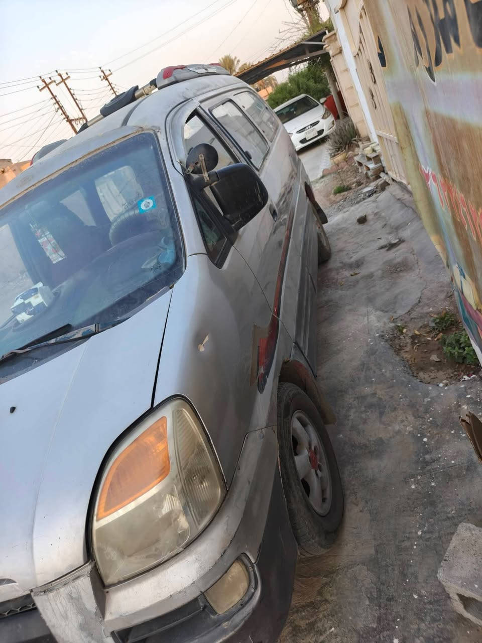 ستاركس 2005 سنويتها نهاية 2027
بسمي كير محرك أكسل مكفول  تدفئة تبريد شغال
 اترايك وين متريد  
شواصي معمره فقط 
إلسيارة حلوة أحلى من الصوره  
بالنسبة إلي يدور سيارة يسترزق منها سيارة حلوة 
والمدراس والكليات عل أبواب  تفيدك 
السيارة بيها شغله وحده فقط  (معمر شاصي ) 
مكان السيارة صلاح الدين / قضاء الدجيل 
***********
