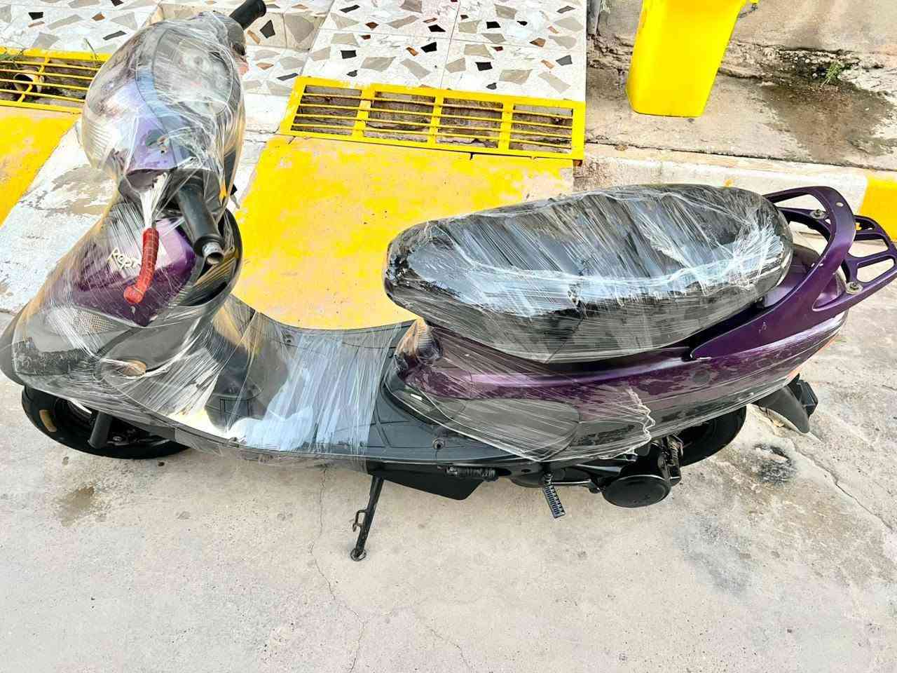 سلام عليكم للبيع أو مراوس
ماكس دراجه رمبه اخذته كله عل بلاد برغي ما مبدل 
محرك ما مفتوح ألف فيتر جيب وياك وافحص
كهربائي 🕹🔋🔌كله شغال سلف كامل بس باتري 
كفراته حلوه مميز تايرات جديد 
سعره 235 وبي مجال بسيط 
***********
