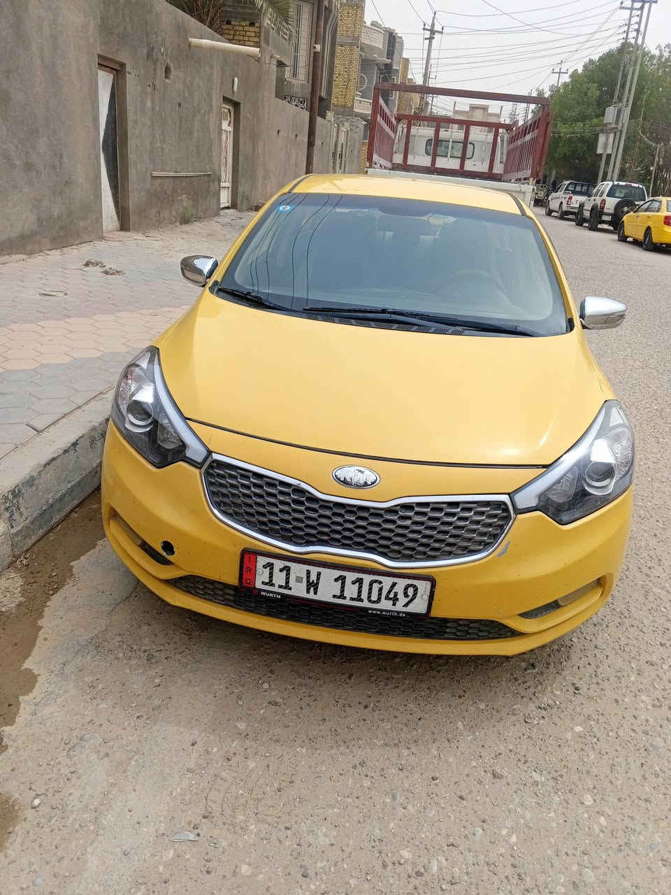 كيا فورتي 2014 ضربتها بجاملغ الامامي وشويه من البنيد بدون تبديل السياره ليبل واحد جاهزه مكينه 1800 دوش كير ومكينه مكفولات مكاني الناصريه مركز  ***********
