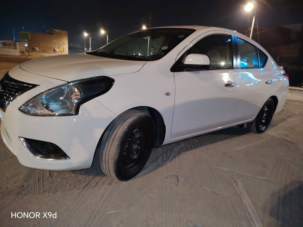 صني هندي 24 كفاله بيه رصعات بسيطه وجديدة جدا ماشيه 32000 مدوشمه وعليهه منظومة زنون سعرهه 122 وبيه مجال قليل 
*********** حياكم الله البصرة, العراق
