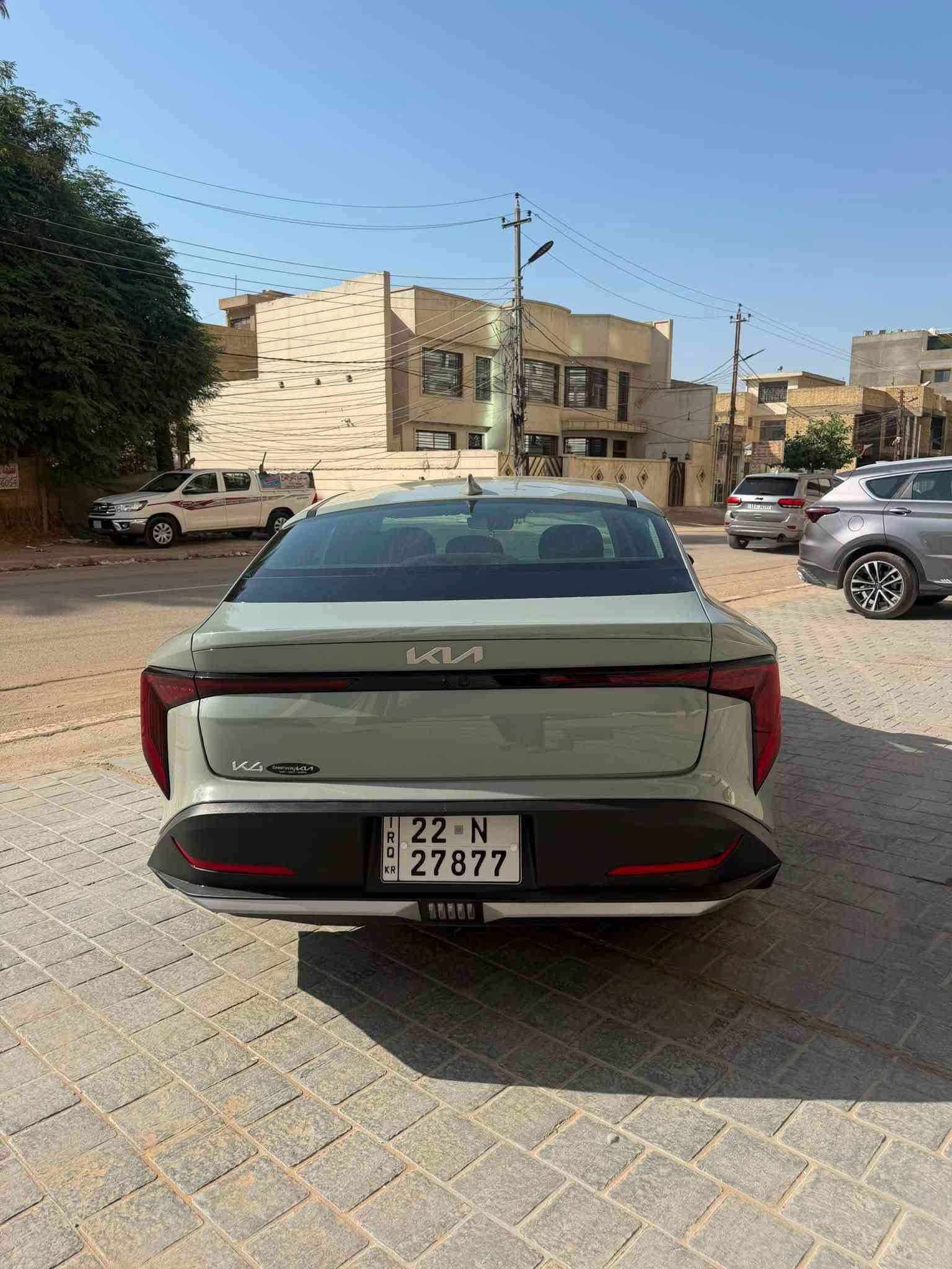 السلام عليكم للبيع كيا K4موديل 2025حادث جاملغ باب خلفي فقط صور الحادث بالمنشور رقم اربيل بسمي 
ماشيه 10ميل 
مواصفات 
رادار خلفي امامي وجانبي 
مكينه 2000
بصمه ابواب 
بصمه تشغيل 
تشغيل عن بعد 
بصمه جنطه 
رادار خلفي امامي  
لد امامي خلفي 
لايت 3عدسات 
اللون سمنتي 
للاستفسار الاتصال عل ***********
السعر 173 وبيها مجال بسيط 
مكان بغداد الوشاش

نص مكتوب في الصور:
- 37784560