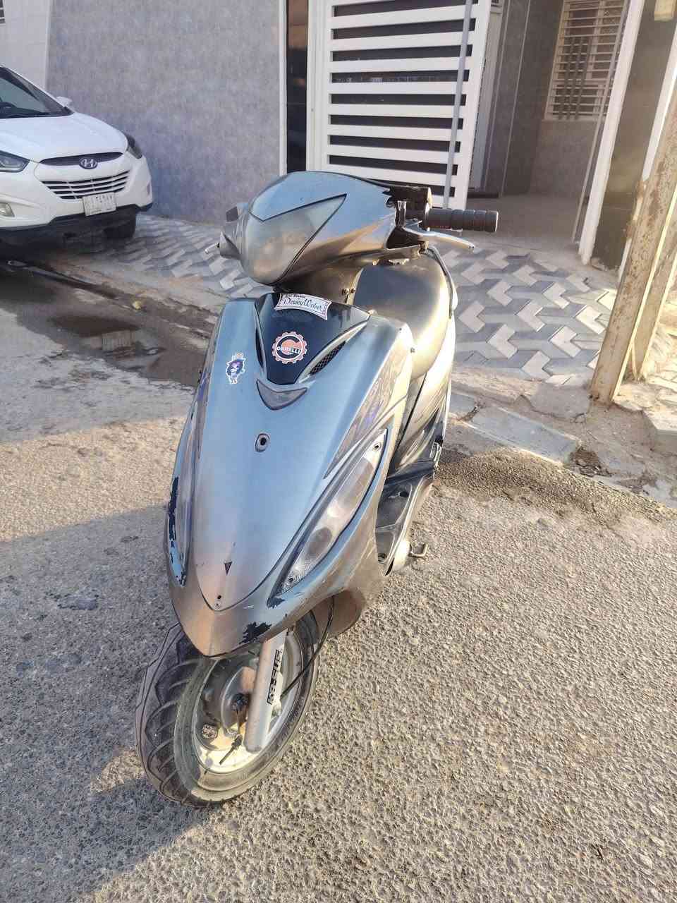 مكلف بالنشر
دراجه شوف العين نضيفه وحلوه
كهربائياتها كلها شغاله
كلجات جديده وقايش جديد
وبريك جديد الدراجه مال جناي
 قافله سرعه الدراجه يرادله فقط كام شفت تبديل
مكاني نجف
سعرها 350وبيها مجال بسيط للشراي
رقم صاحب الدراجه ***********
