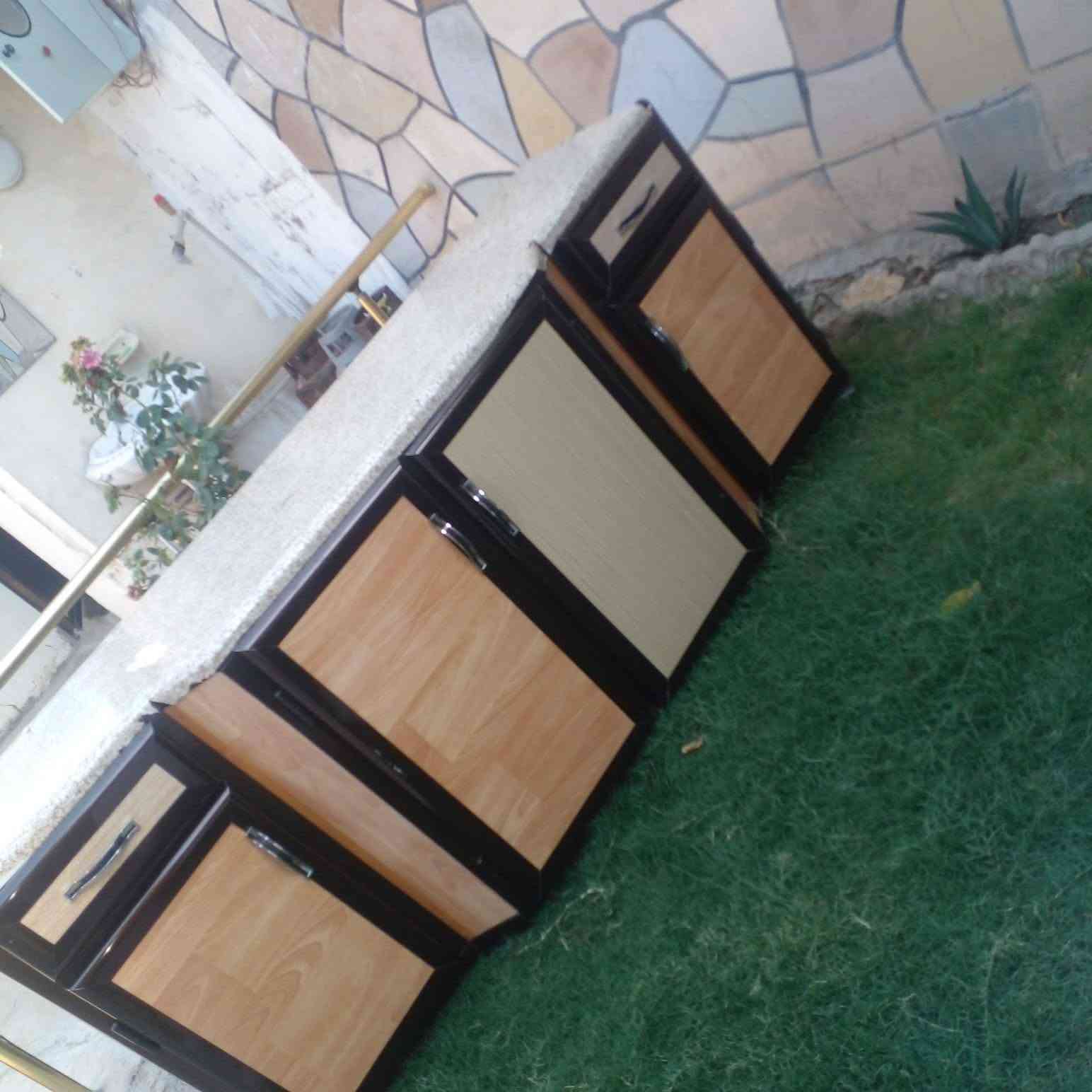 سلام عليكم كونتر للبيع 2مترين قطعتين نضيف سعر 150وبي مجال مكان كركوك حي الواسطي رقم *********** بي وتساب
