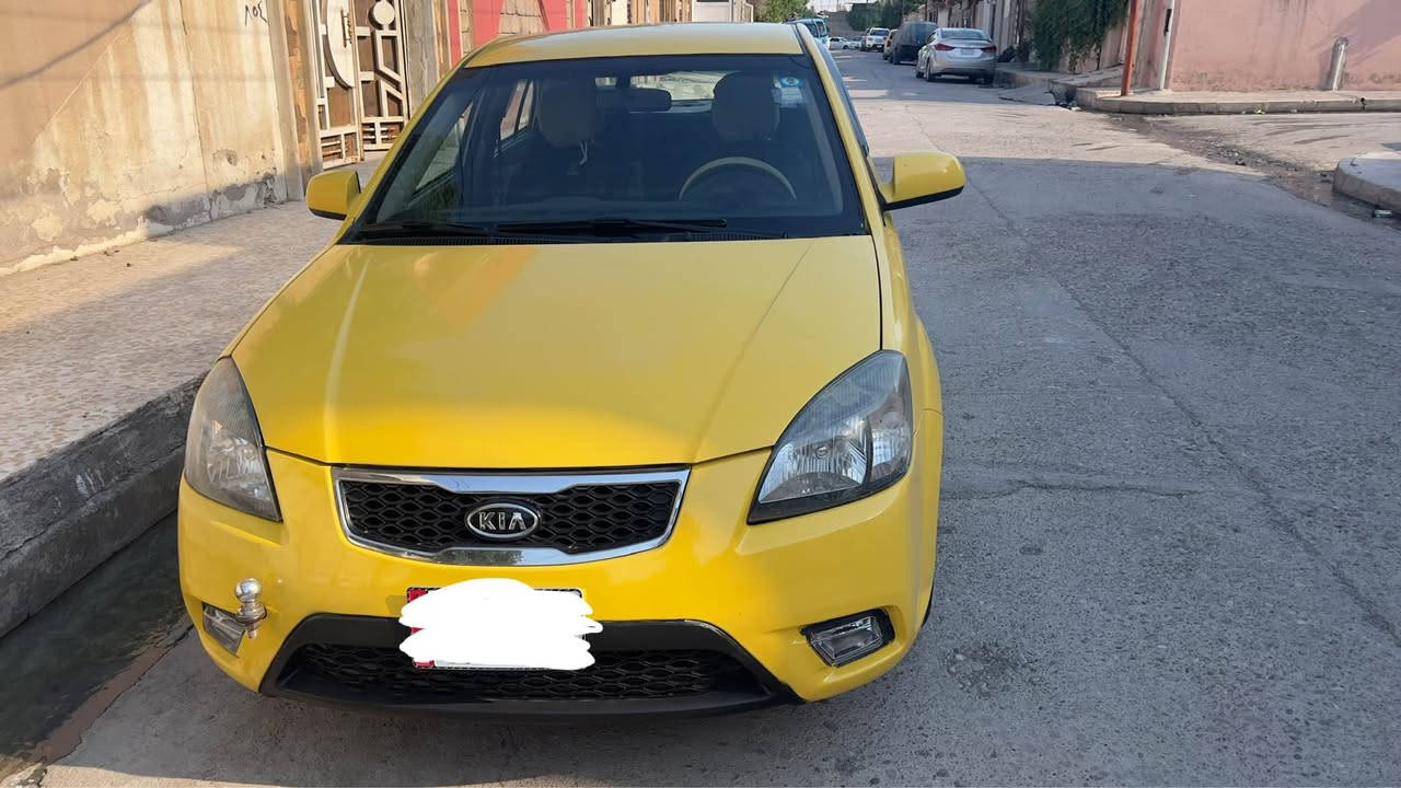 كيا ريو ٢٠١٠ محرك ١٦ توماتيك
ضررها جامغ وباب راكب تكمة بيها معجون +دواير 
‏كير ومكينة شرط
طخم جديد وطخم  تايرات جدد 
‏رقم نينوى وكابون باسمي 
*********** موصل, نينوى

نص مكتوب في الصور:
- CAR WASH