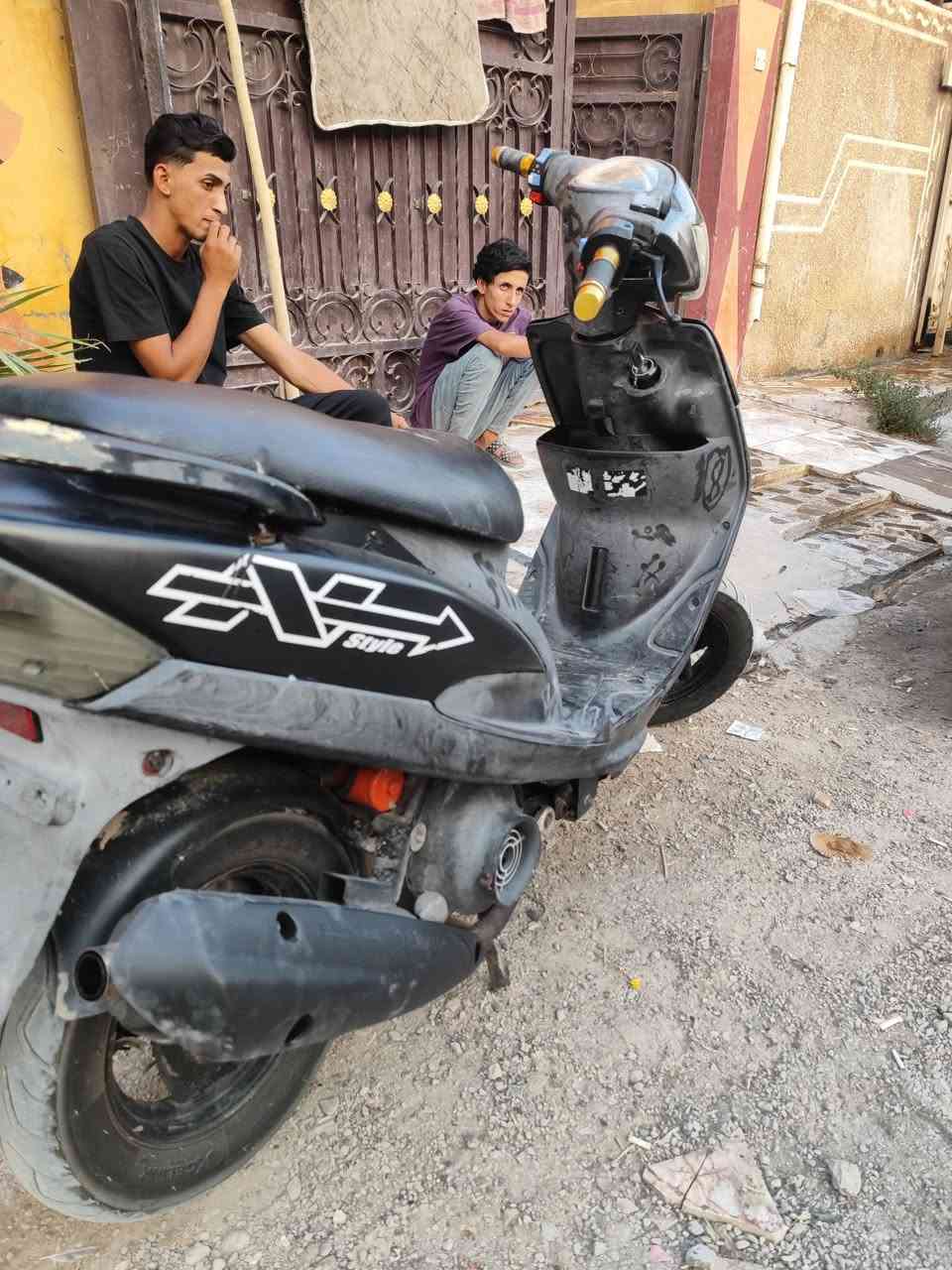 سلام عليكم ماكس عدله دراجه زوينه كهربائيات كلها شغاله سلف مازده شاير هورن دشبول هندر  كله شغال للبيع سعر 400مكان مفرق مجسر لمفرق ستفسار ***********
