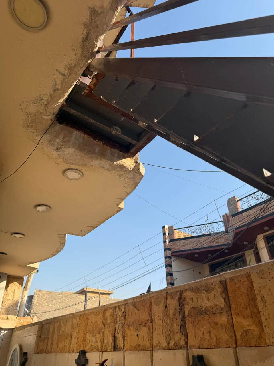 سلام عليكم درج كامل للبيع سعرة 200 الف وبي مجال مكاني بغداد حي تونس تواصل عبر الرقم *********** واتساب 

اتصال ***********
